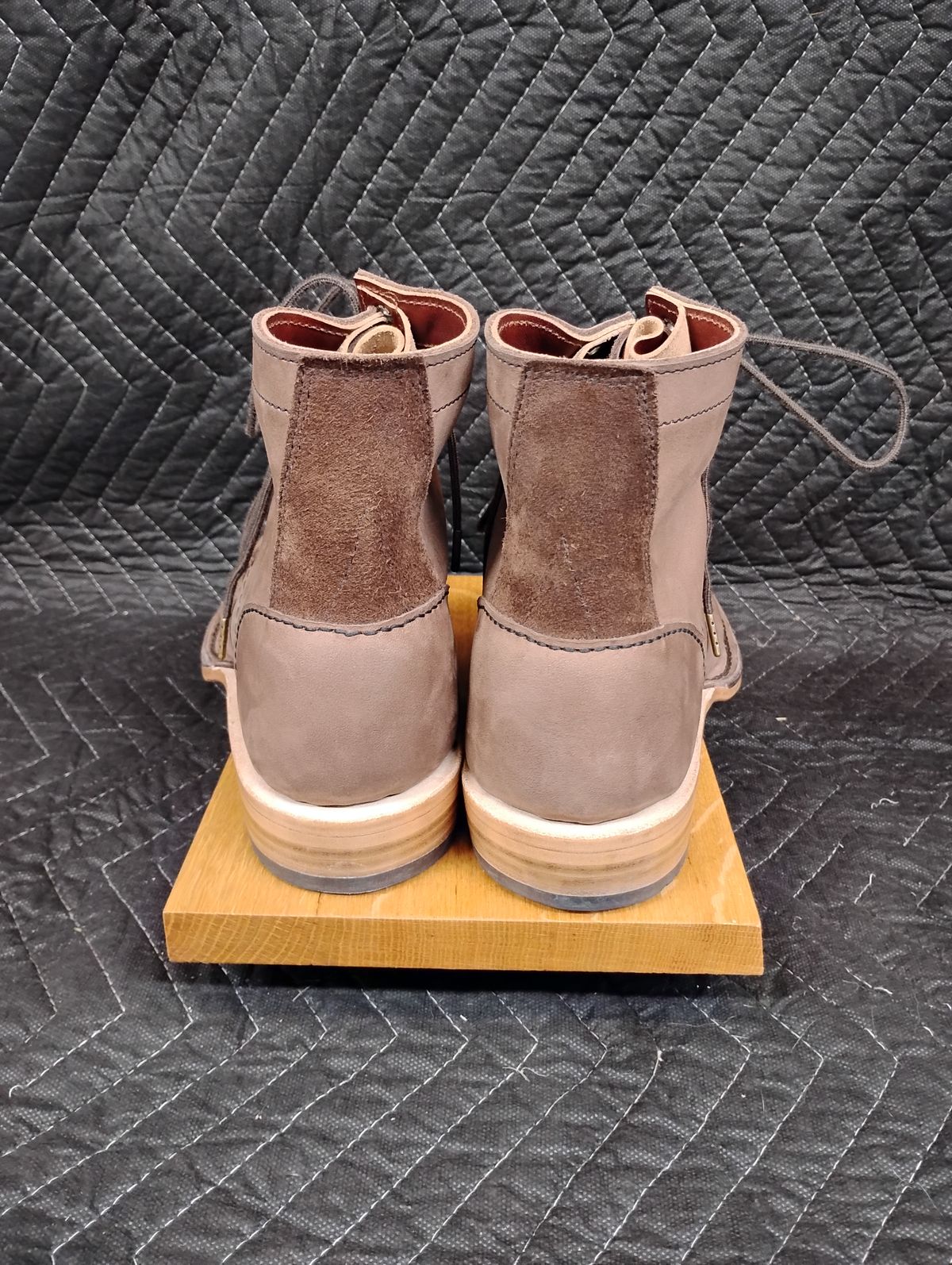 Photo by evsnova74 on November 1, 2025 of the Self-Made Custom Model in S.B. Foot Itasca Chestnut.