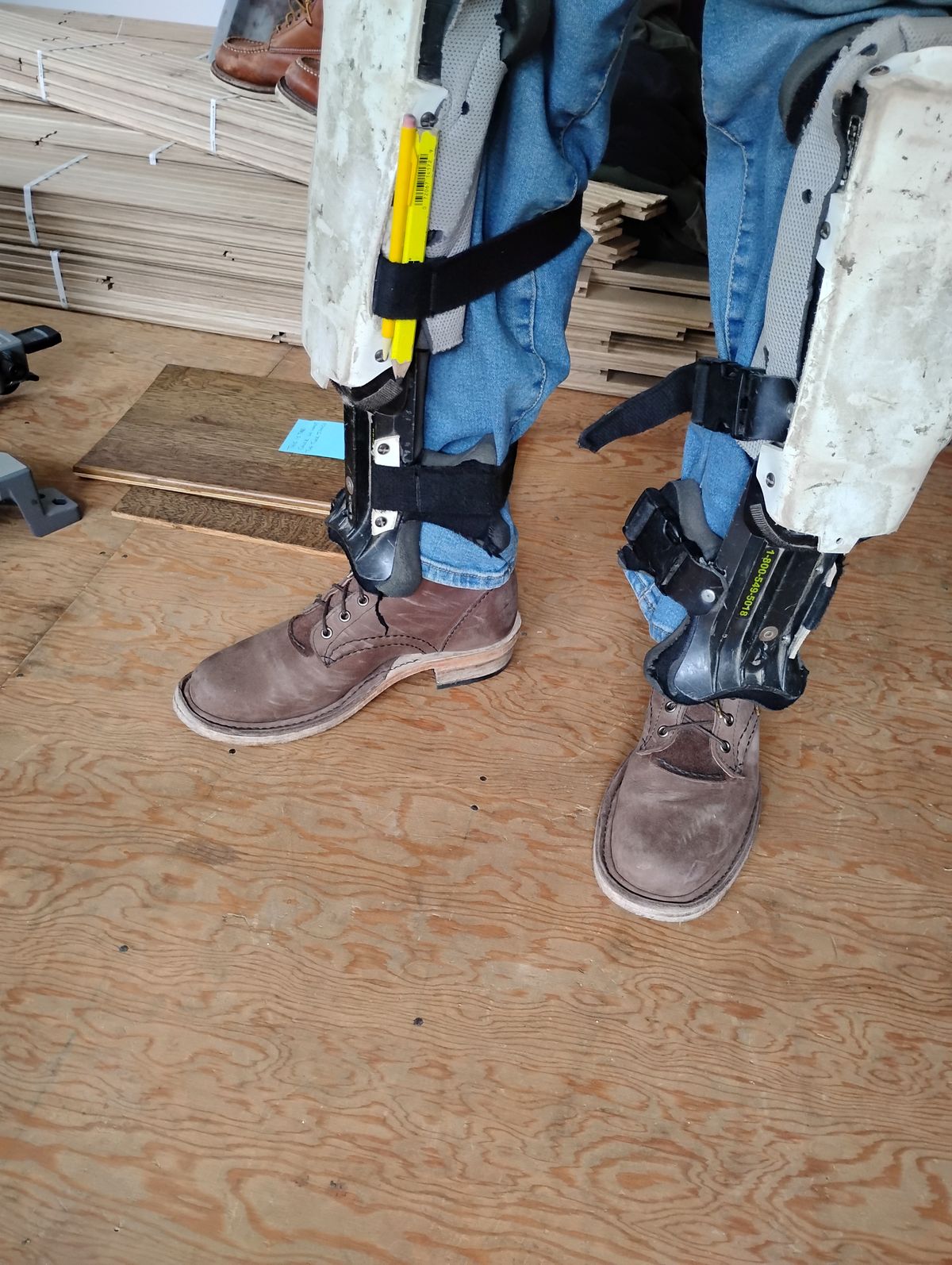 Photo by evsnova74 on December 1, 2025 of the Self-Made Custom Model in S.B. Foot Itasca Chestnut.