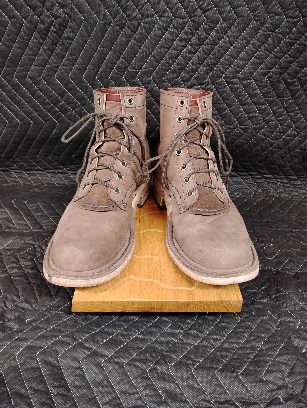 Photo by evsnova74 on December 1, 2025 of the Self-Made Custom Model in S.B. Foot Itasca Chestnut.