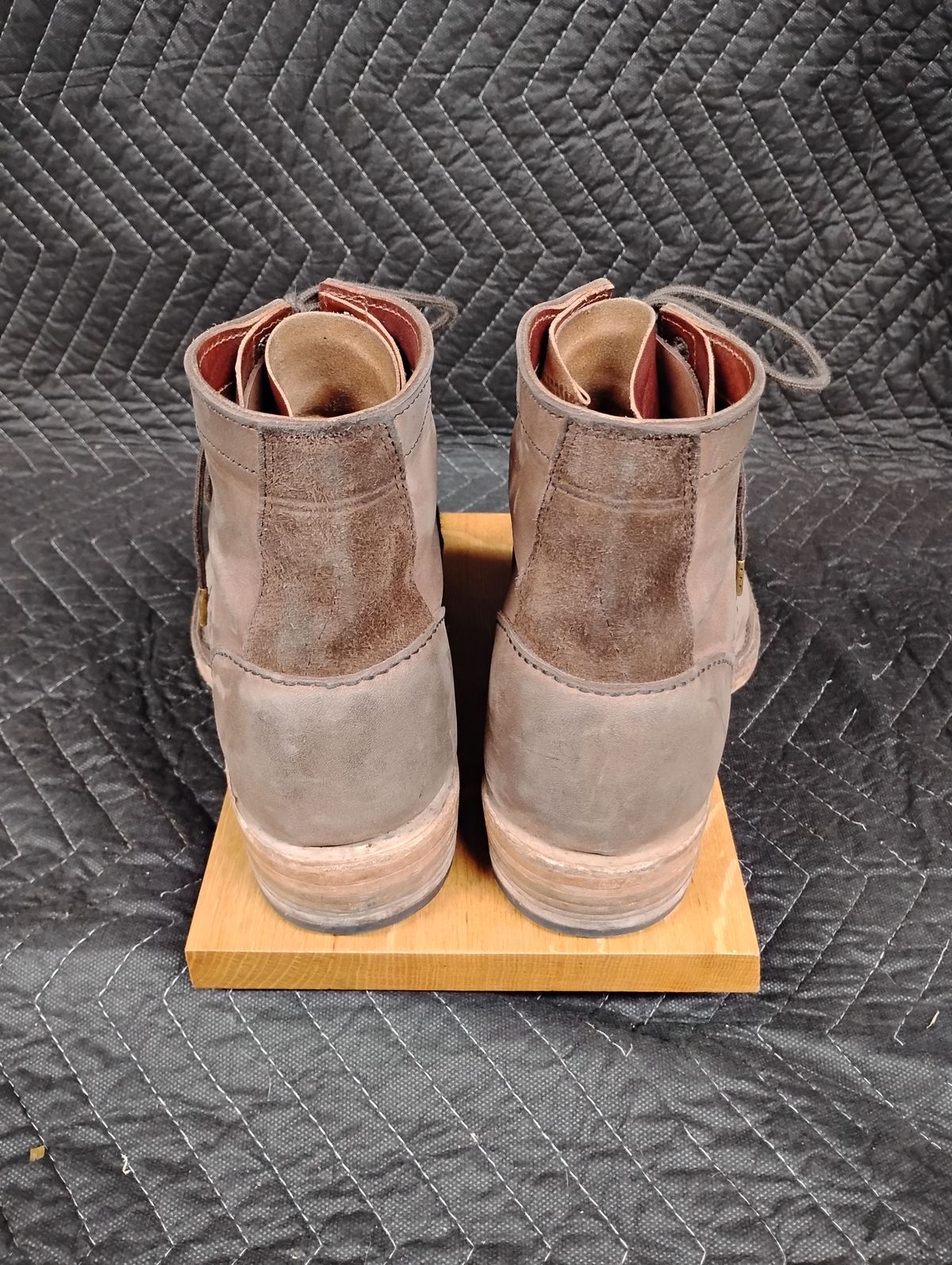 Photo by evsnova74 on February 2, 2026 of the Self-Made Custom Model in S.B. Foot Itasca Chestnut.