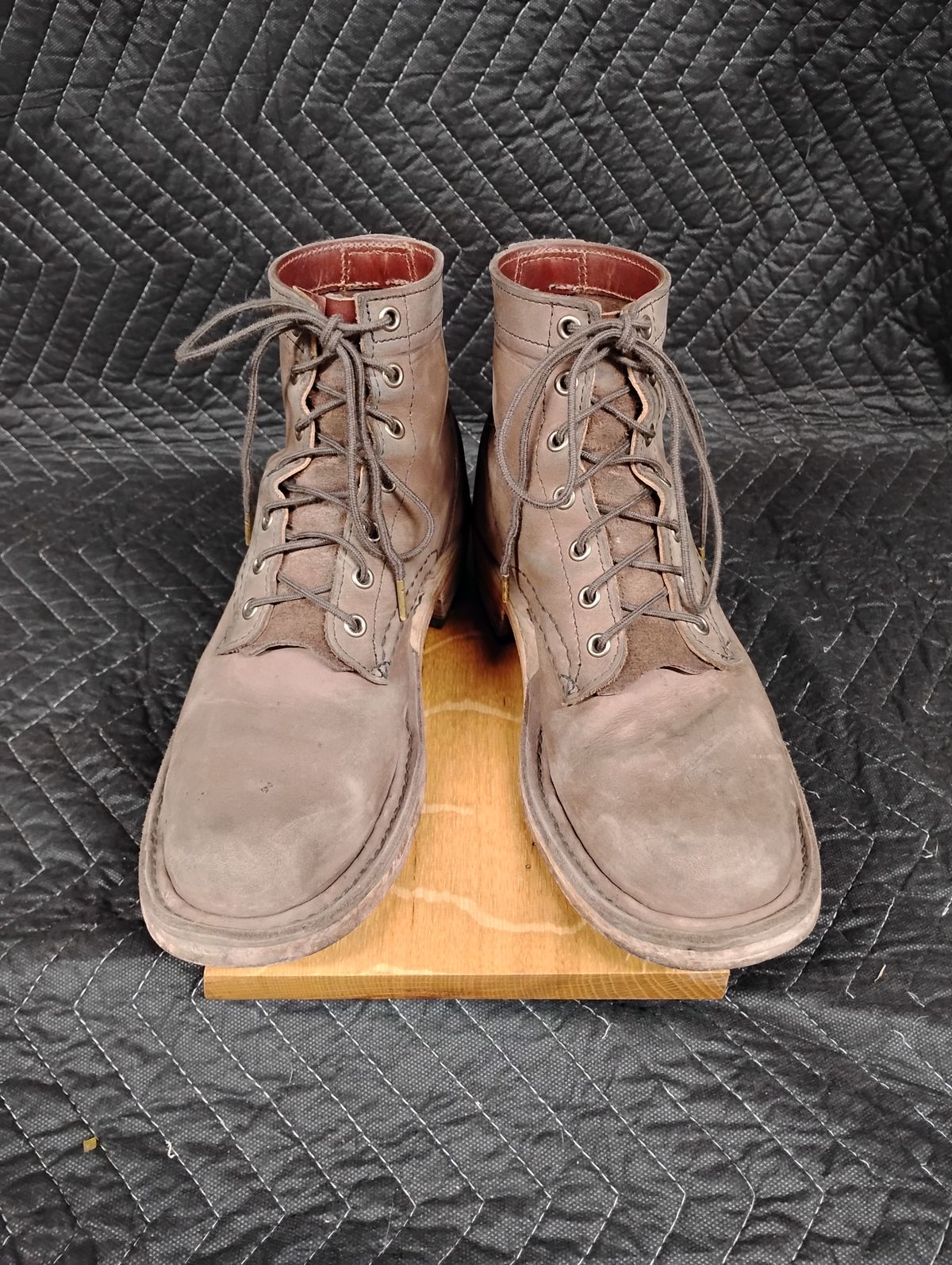 Photo by evsnova74 on February 2, 2026 of the Self-Made Custom Model in S.B. Foot Itasca Chestnut.