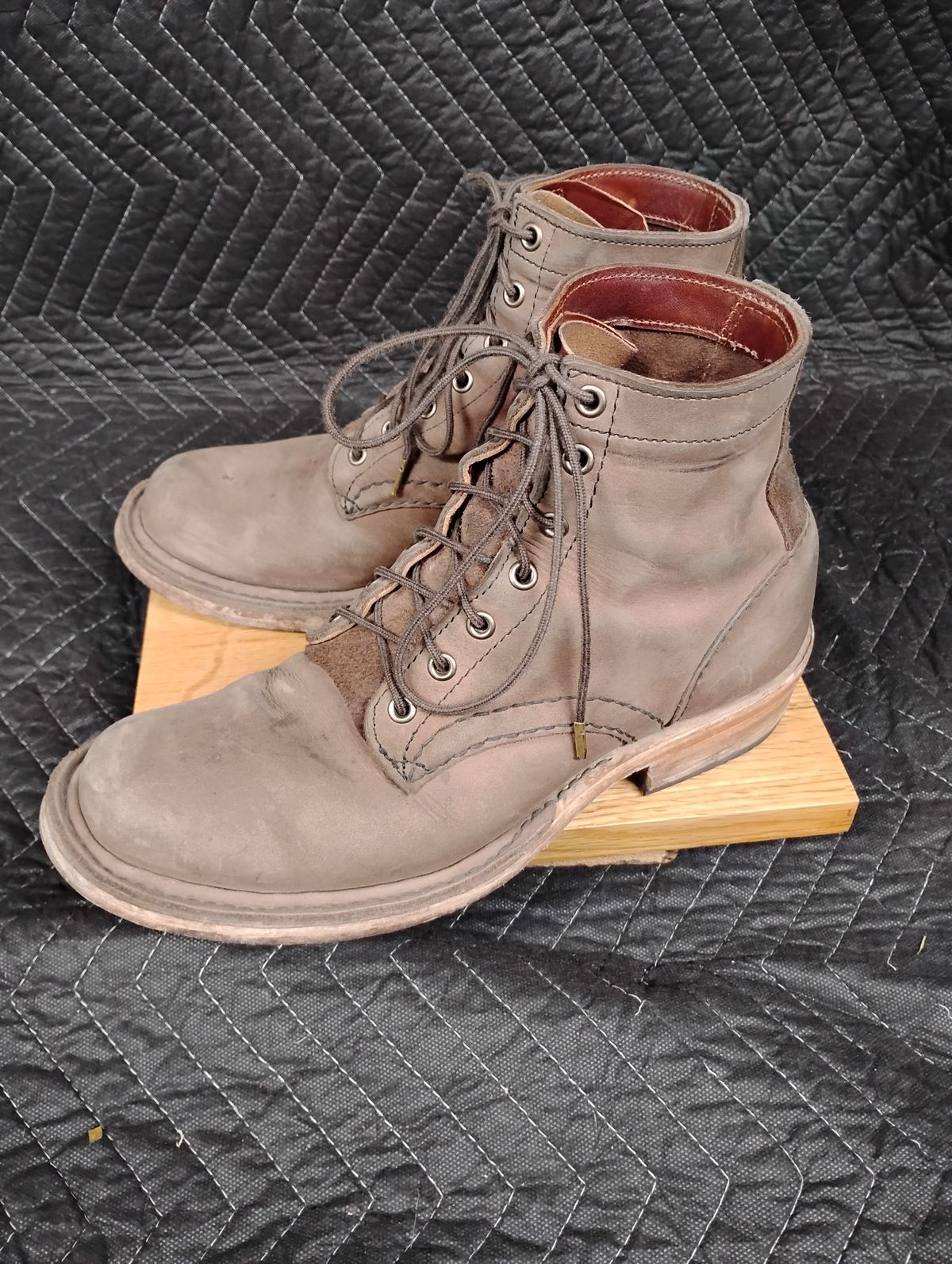 Photo by evsnova74 on February 2, 2026 of the Self-Made Custom Model in S.B. Foot Itasca Chestnut.