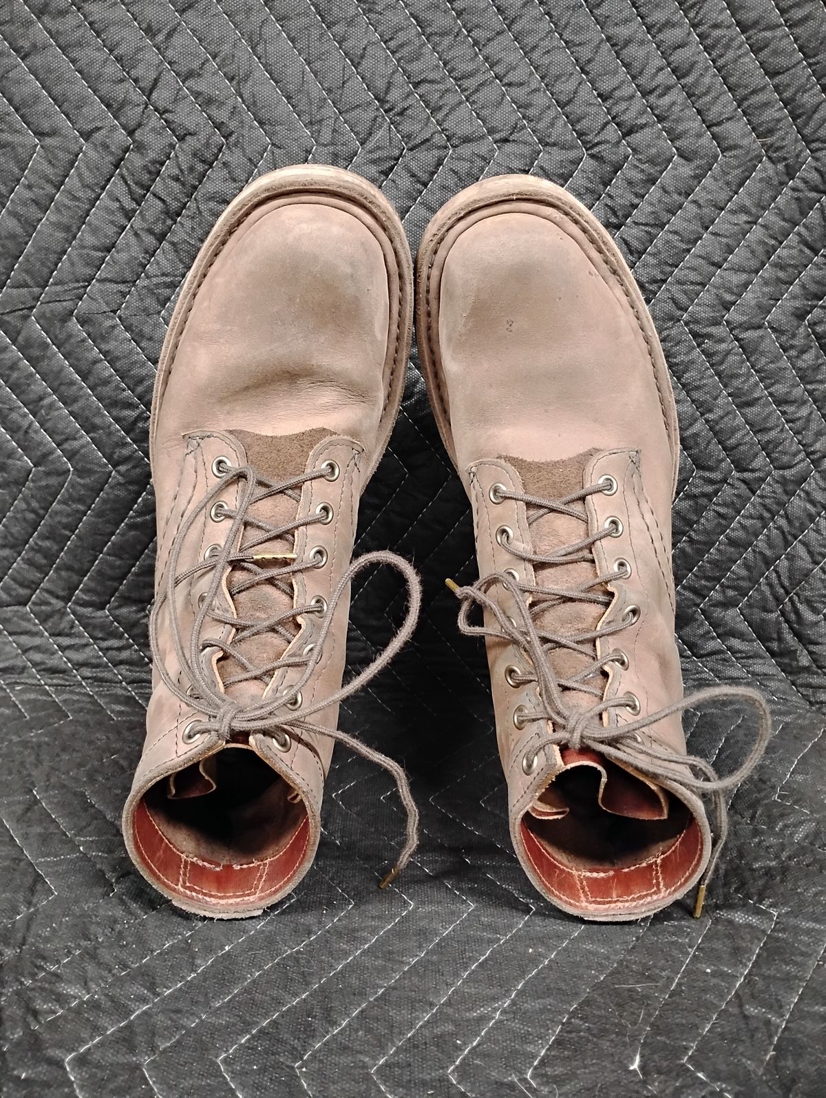 Photo by evsnova74 on February 2, 2026 of the Self-Made Custom Model in S.B. Foot Itasca Chestnut.