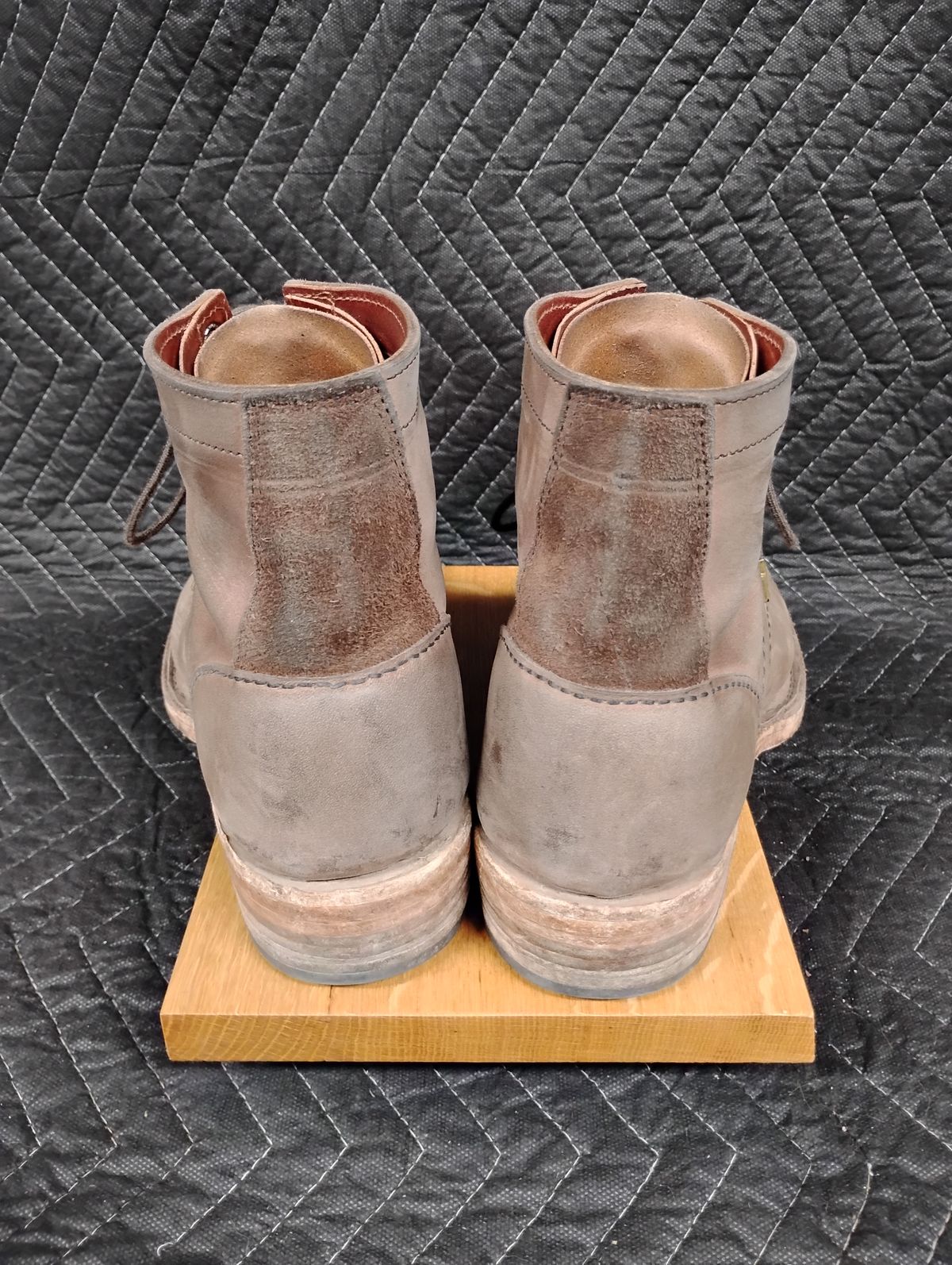 Photo by evsnova74 on March 2, 2026 of the Self-Made Custom Model in S.B. Foot Itasca Chestnut.