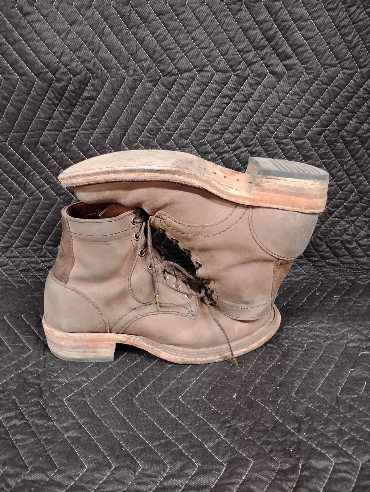 Photo by evsnova74 on March 2, 2026 of the Self-Made Custom Model in S.B. Foot Itasca Chestnut.