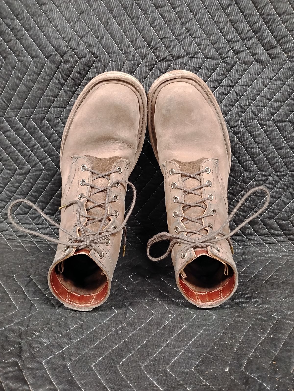 Photo by evsnova74 on March 2, 2026 of the Self-Made Custom Model in S.B. Foot Itasca Chestnut.