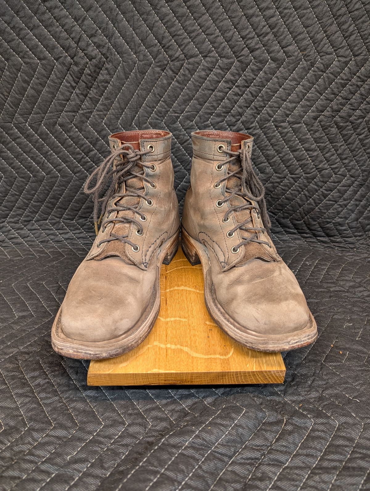 Photo by evsnova74 on April 3, 2026 of the Self-Made Custom Model in S.B. Foot Itasca Chestnut.