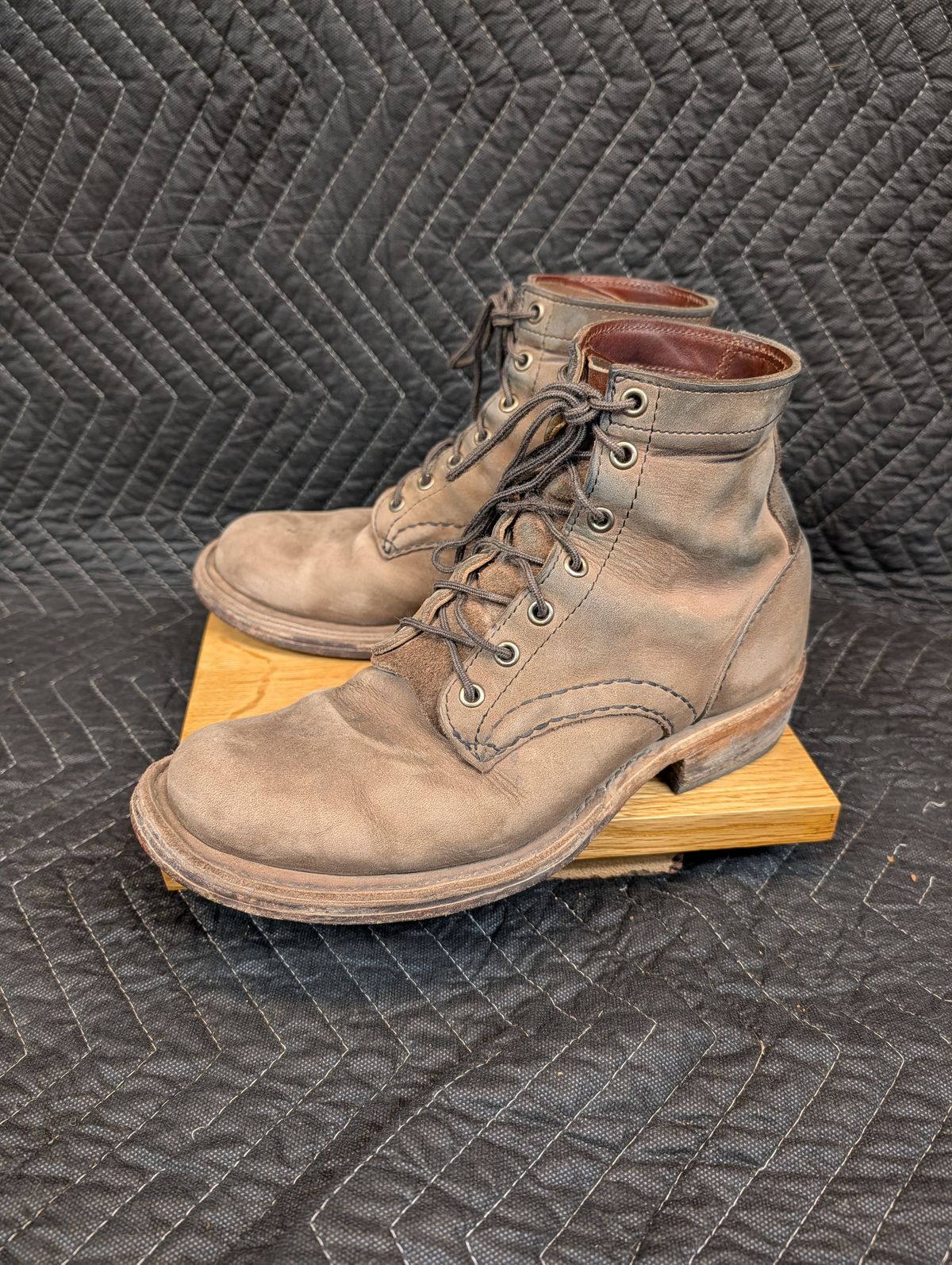 Photo by evsnova74 on April 3, 2026 of the Self-Made Custom Model in S.B. Foot Itasca Chestnut.