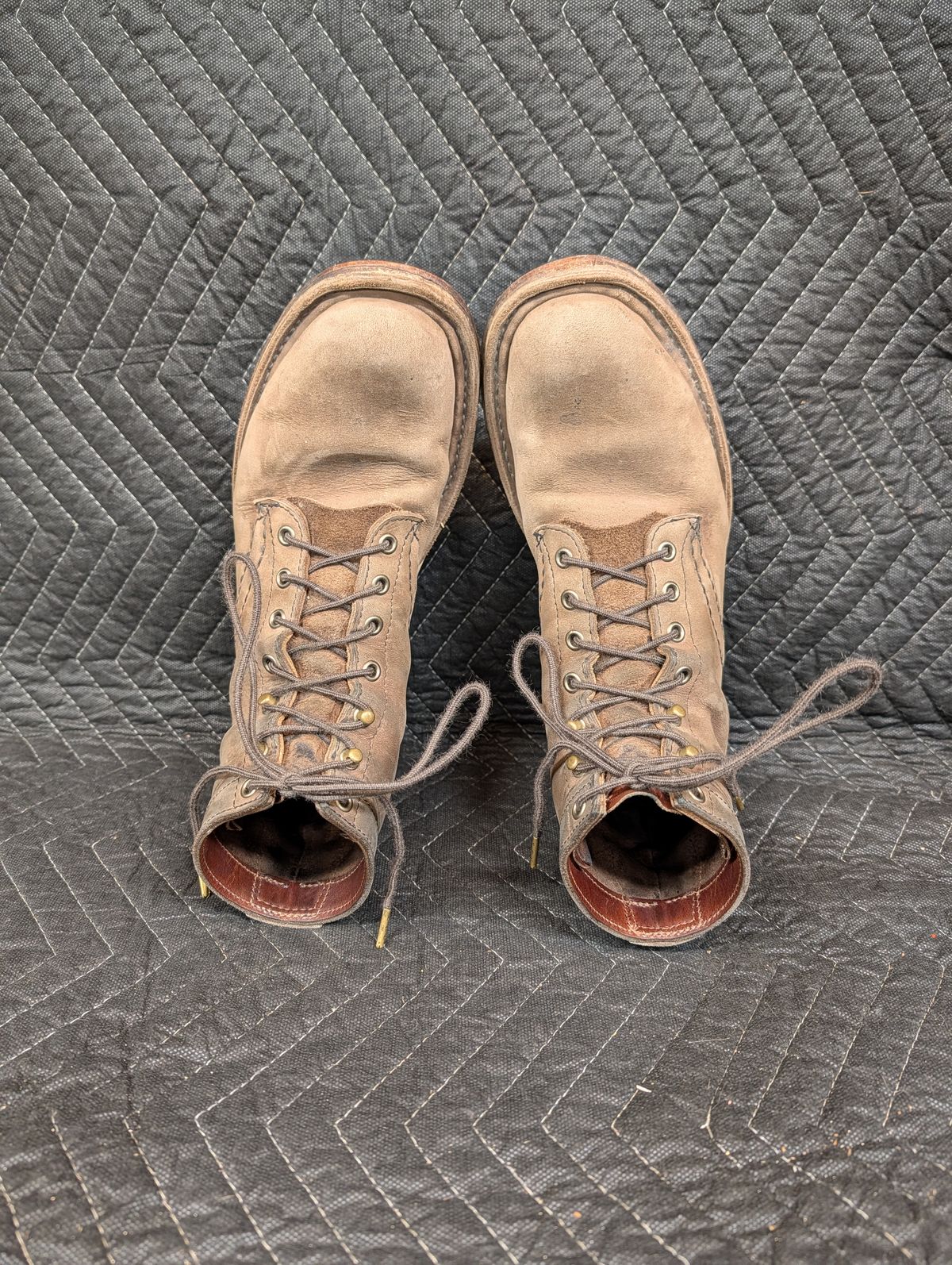 Photo by evsnova74 on May 1, 2026 of the Self-Made Custom Model in S.B. Foot Itasca Chestnut.