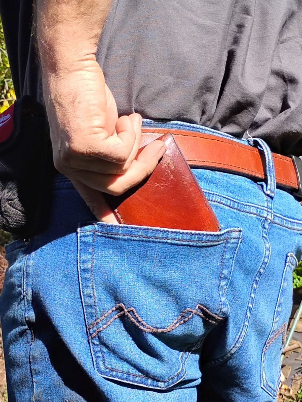 Photo by evsnova74 on November 3, 2025 of the Self-Made Wallet in Maryam Macchiato TPR Horsebutt.