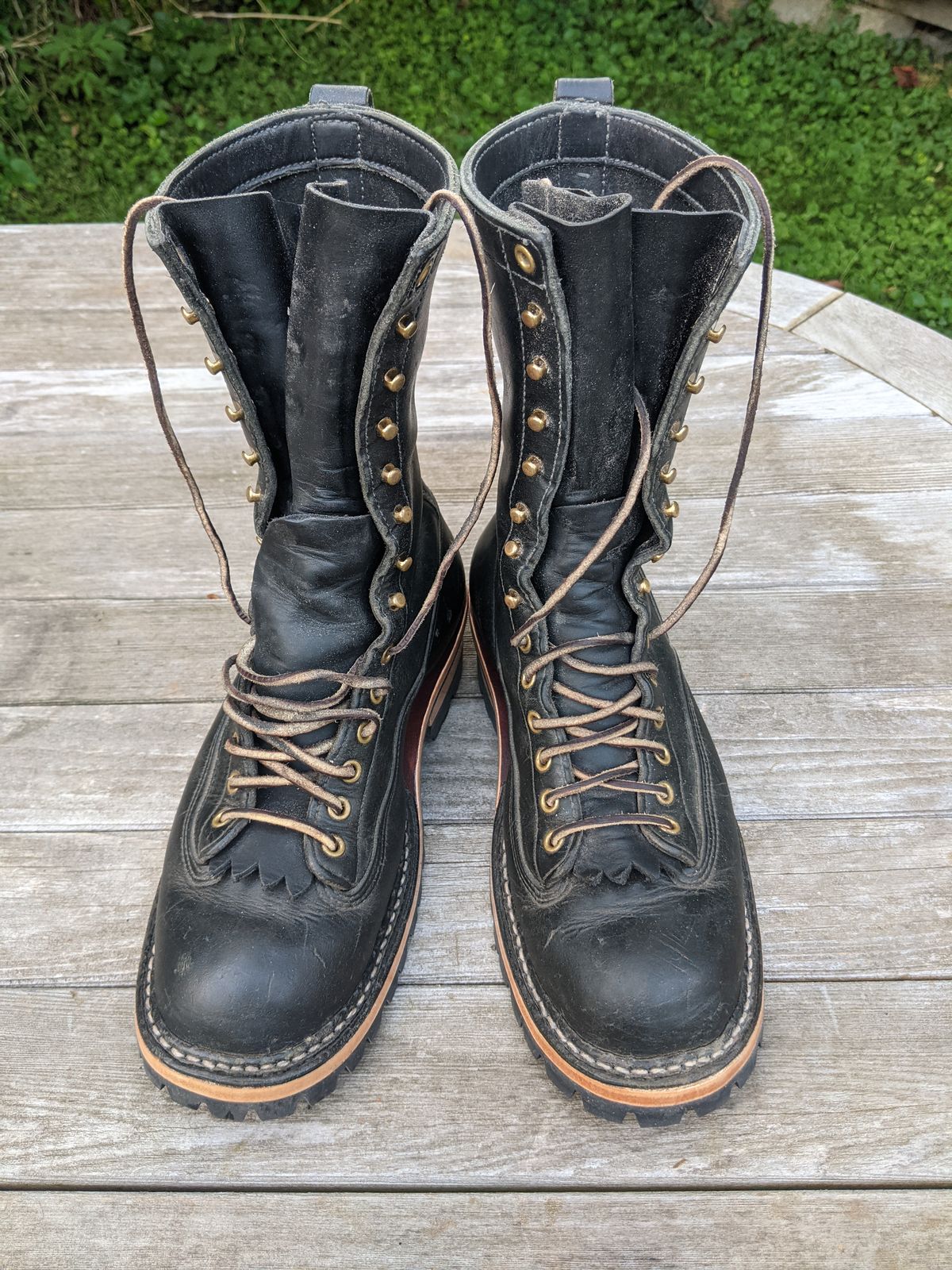 Photo by evsnova74 on July 24, 2024 of the White's Smokejumper in Seidel Black Oil Tan.