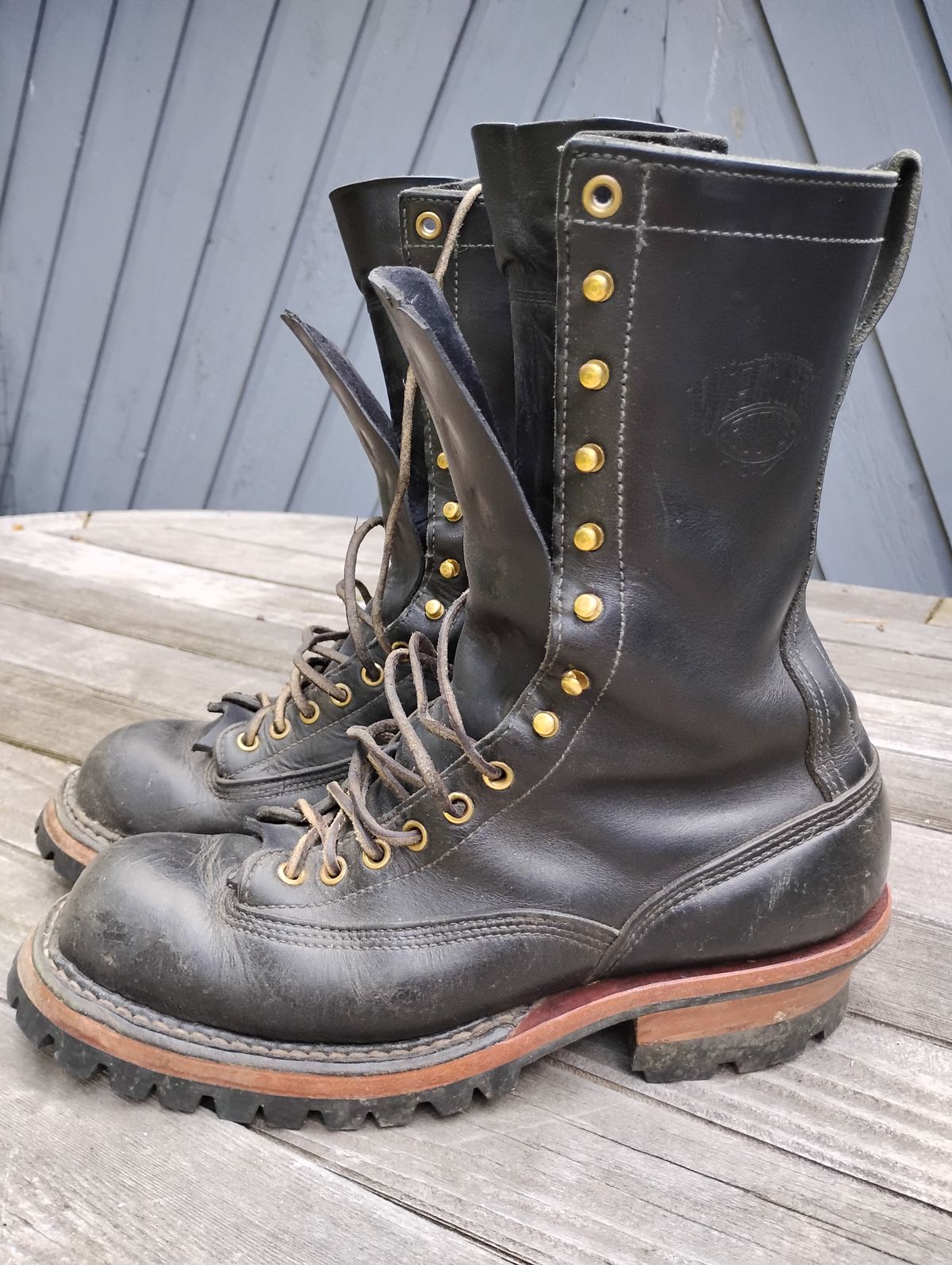 Photo by evsnova74 on July 8, 2025 of the White's Smokejumper in Seidel Black Oil Tan.