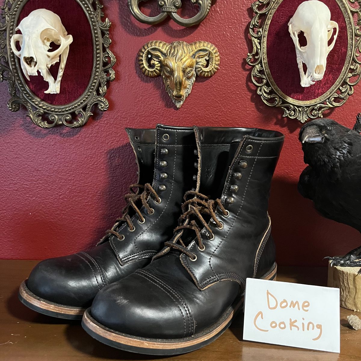 Photo by Ace_Crow_666 on November 2, 2025 of the The Urban Wolf Club Company Axeman 10 Eyelet in Seidel Black Double Shot.