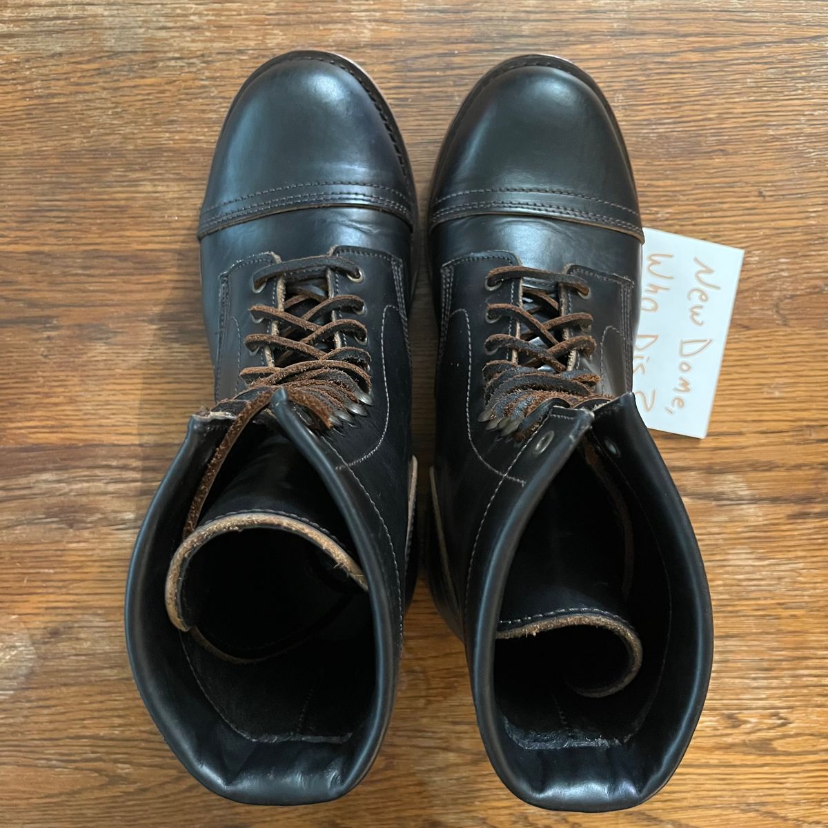 Photo by Ace_Crow_666 on October 1, 2025 of the The Urban Wolf Club Company Axeman 10 Eyelet in Seidel Black Double Shot.