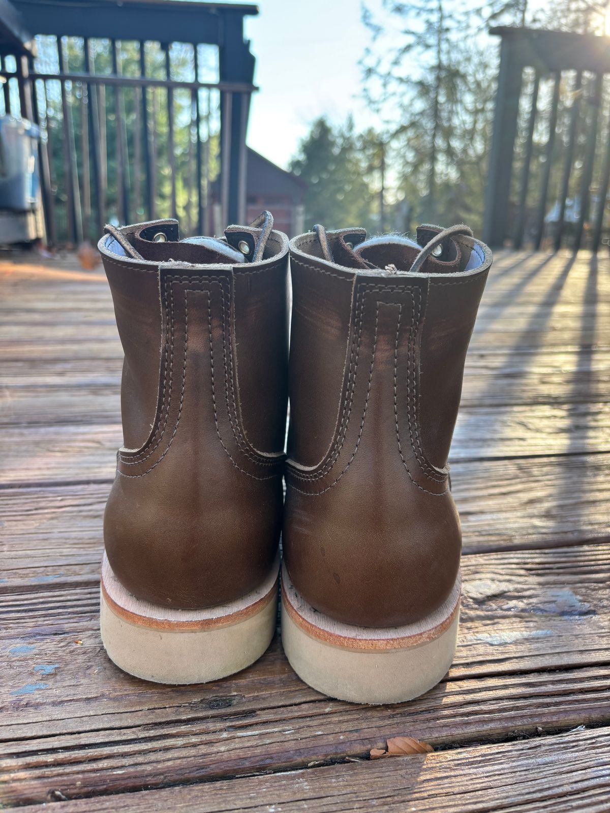 Photo by ohherewego on November 1, 2024 of the Nicks Free Range in Horween British Tan Chromexcel.