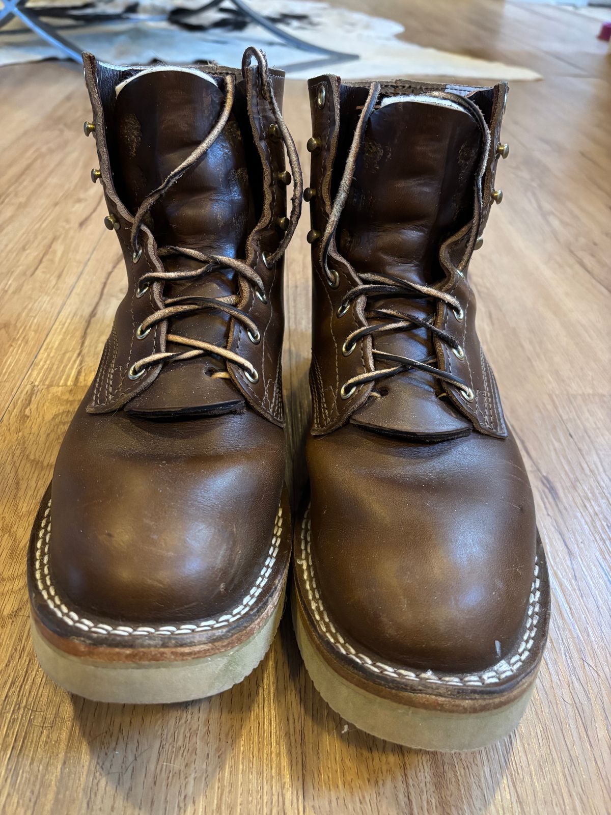 Photo by ohherewego on December 1, 2024 of the Nicks Free Range in Horween British Tan Chromexcel.