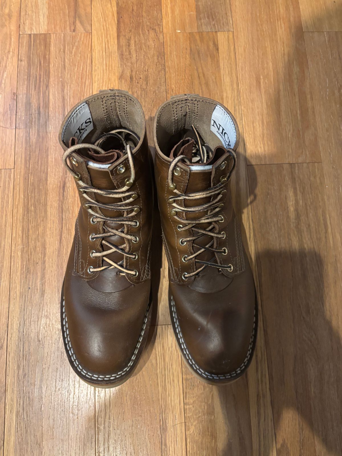 Photo by ohherewego on February 2, 2025 of the Nicks Free Range in Horween British Tan Chromexcel.