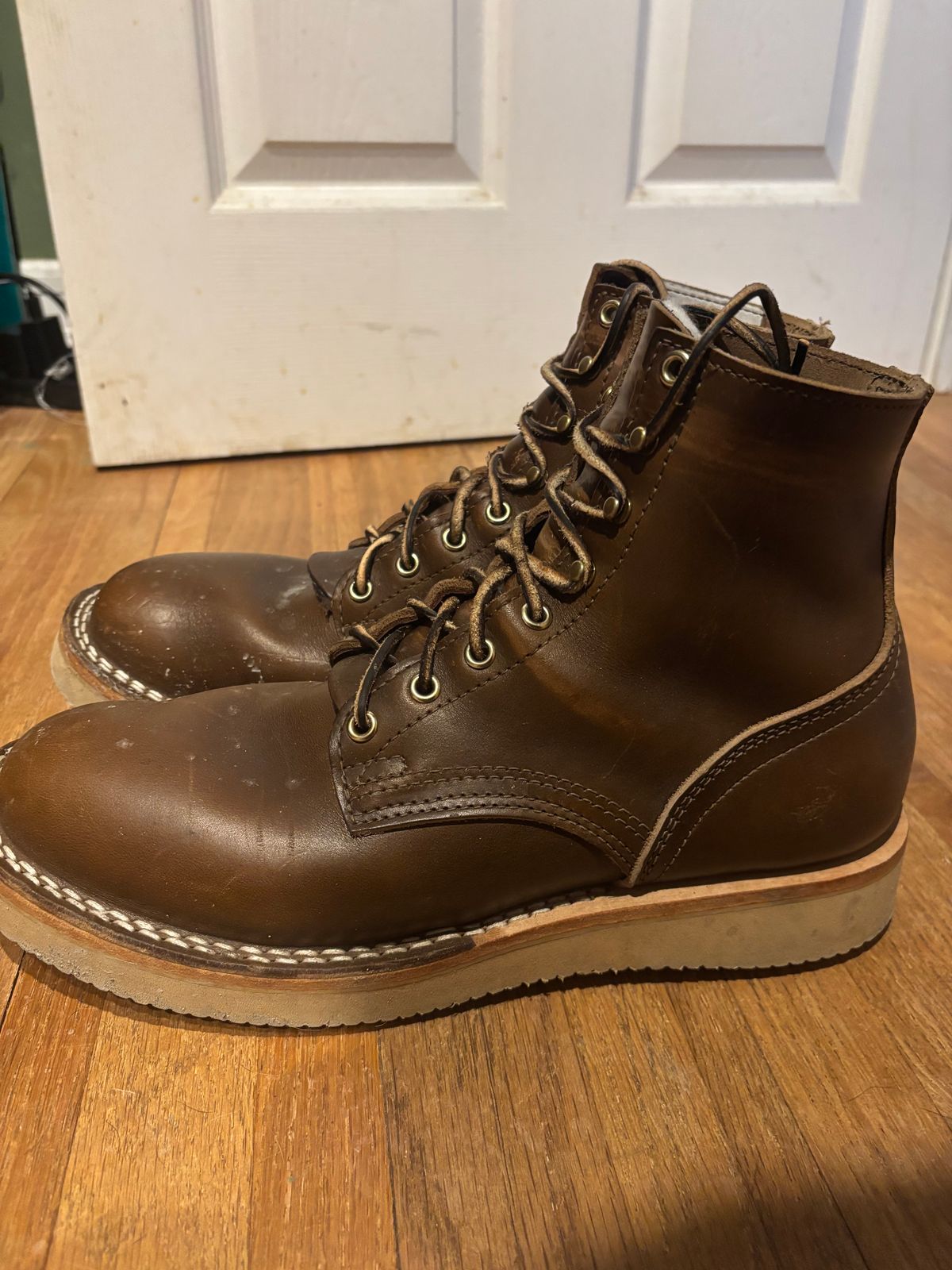 Photo by ohherewego on March 2, 2025 of the Nicks Free Range in Horween British Tan Chromexcel.