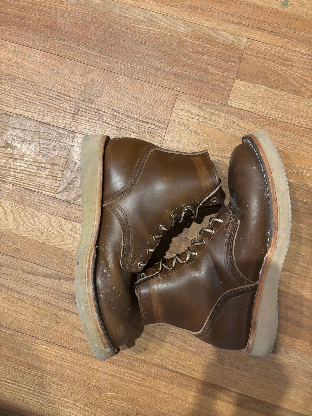 Photo by ohherewego on March 2, 2025 of the Nicks Free Range in Horween British Tan Chromexcel.