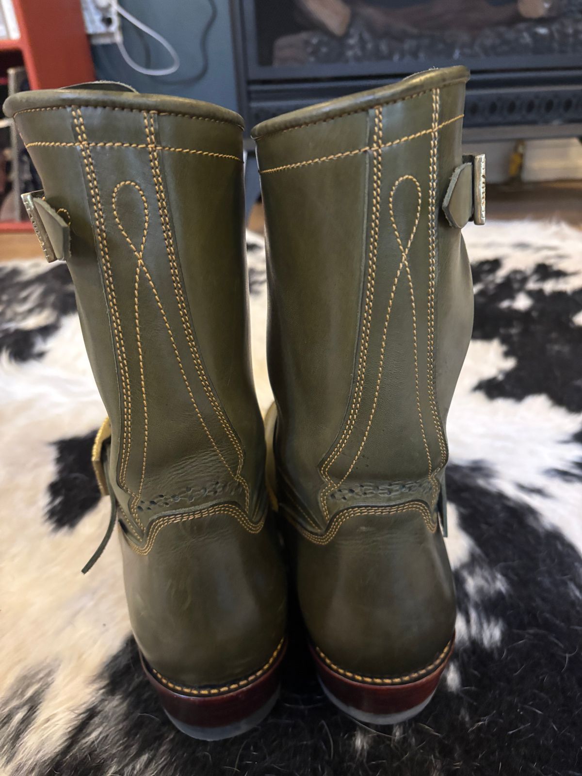 Photo by ohherewego on November 2, 2025 of the Fortis Boots Tapak 2.0 Engineer Boots in Indonesian Olive Pullup.