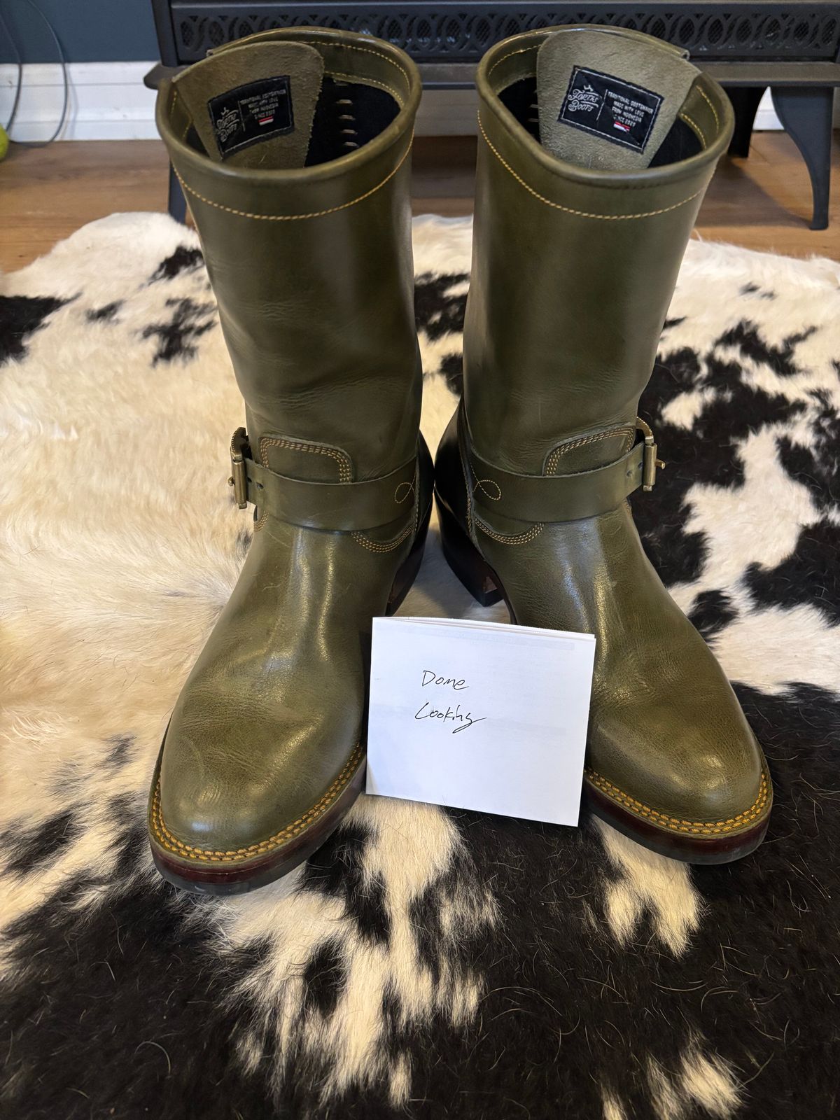 Photo by ohherewego on November 2, 2025 of the Fortis Boots Tapak 2.0 Engineer Boots in Indonesian Olive Pullup.