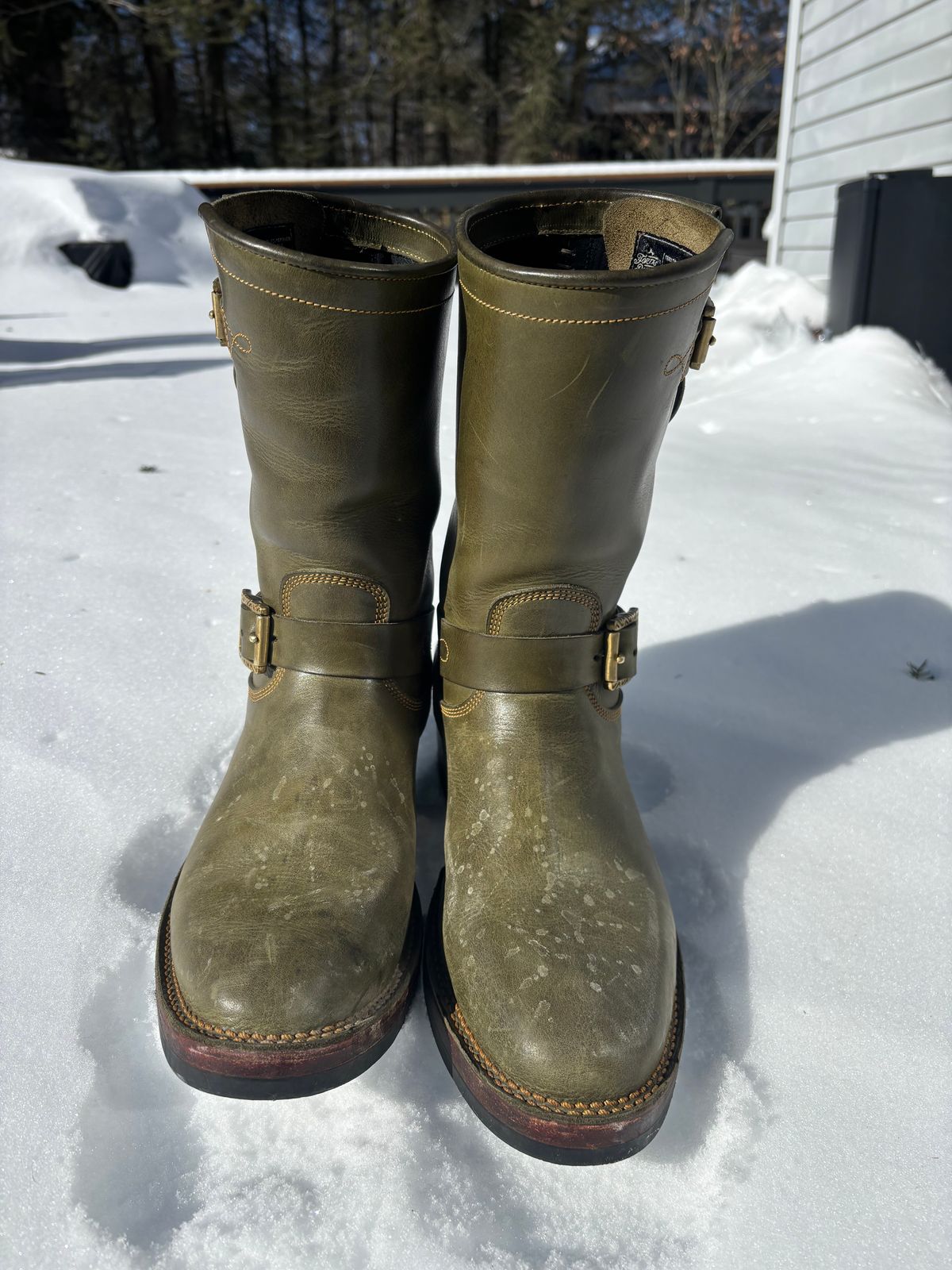 Photo by ohherewego on February 2, 2026 of the Fortis Boots Tapak 2.0 Engineer Boots in Indonesian Olive Pullup.