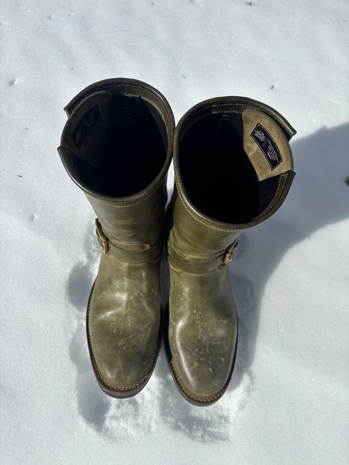 Photo by ohherewego on February 2, 2026 of the Fortis Boots Tapak 2.0 Engineer Boots in Indonesian Olive Pullup.