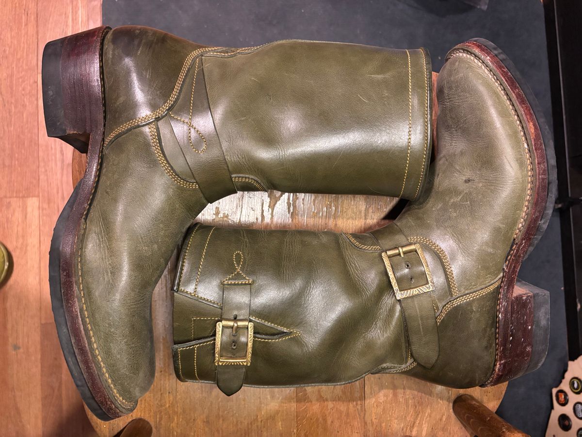 Photo by ohherewego on April 1, 2026 of the Fortis Boots Tapak 2.0 Engineer Boots in Indonesian Olive Pullup.