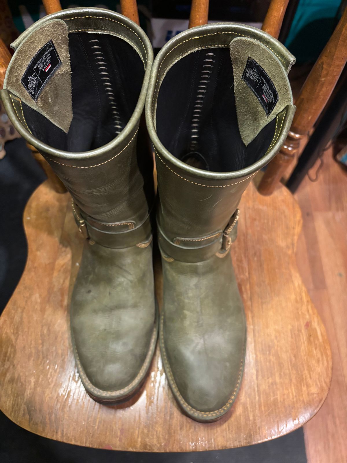 Photo by ohherewego on April 1, 2026 of the Fortis Boots Tapak 2.0 Engineer Boots in Indonesian Olive Pullup.