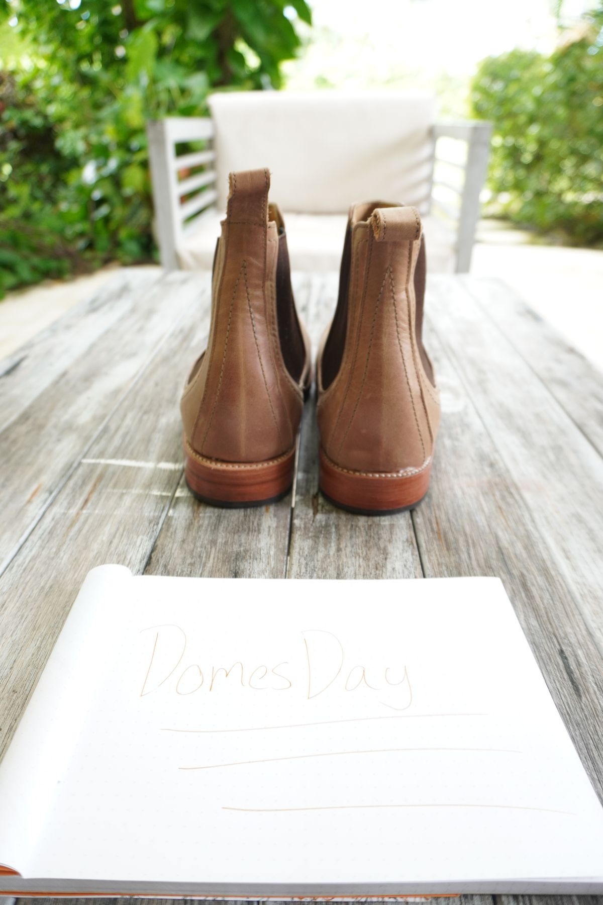 Photo by denimwatchesboots on October 1, 2024 of the Adelante Mendoza in Desert Full Grain.
