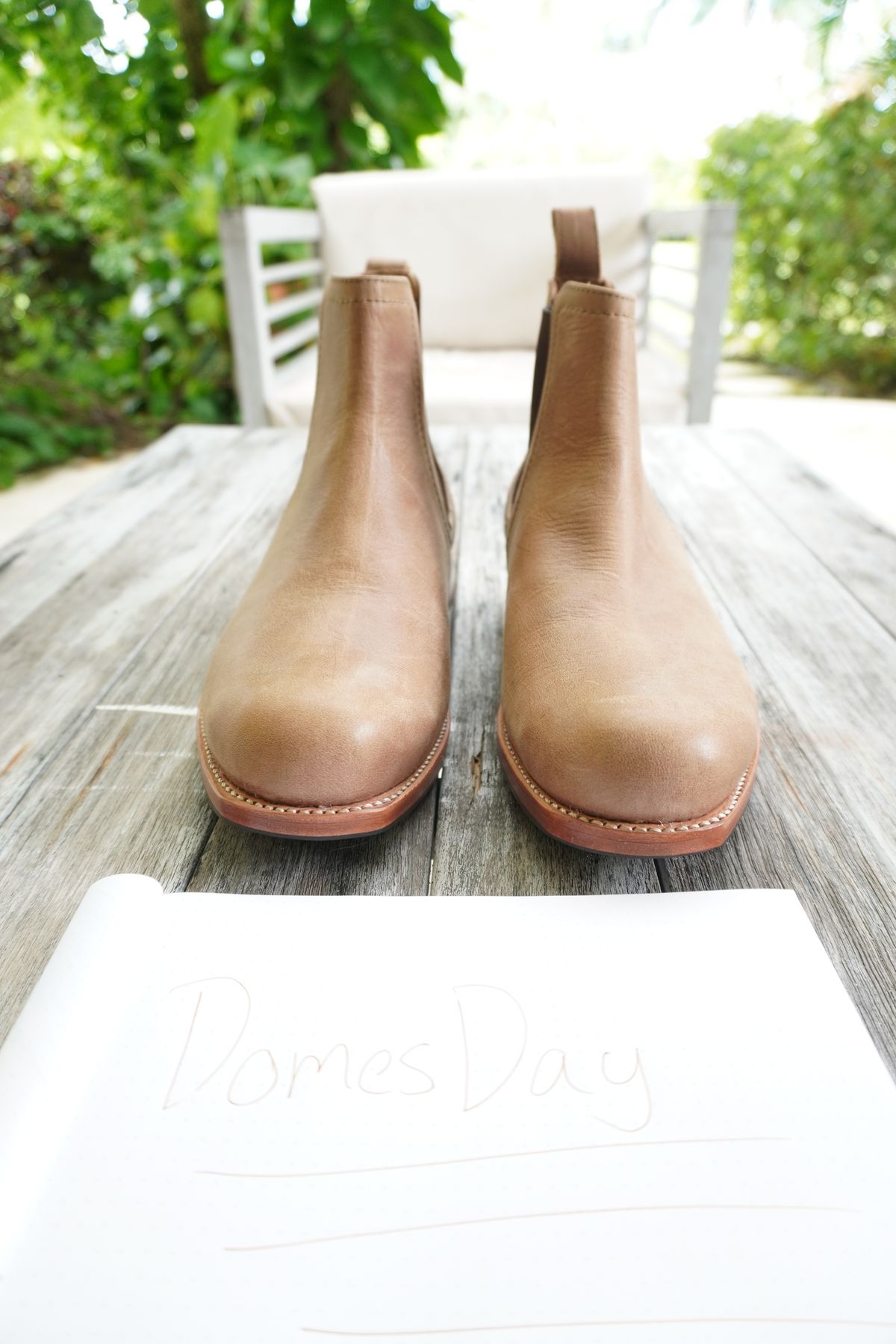 Photo by denimwatchesboots on October 1, 2024 of the Adelante Mendoza in Desert Full Grain.