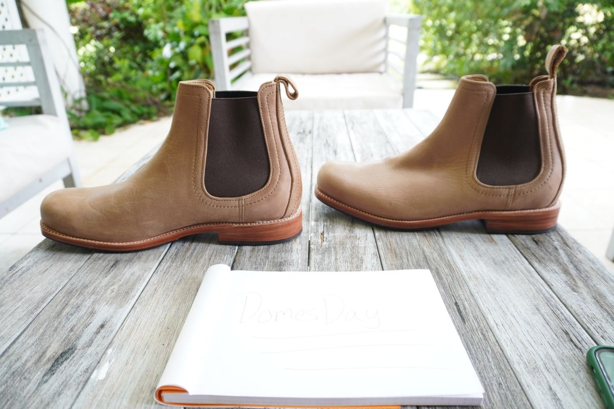 Photo by denimwatchesboots on October 1, 2024 of the Adelante Mendoza in Desert Full Grain.