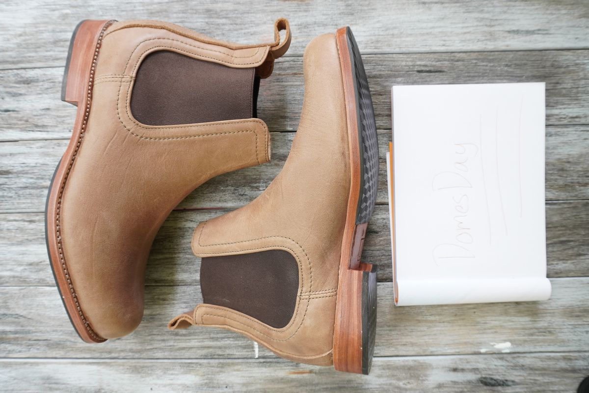 Photo by denimwatchesboots on October 1, 2024 of the Adelante Mendoza in Desert Full Grain.