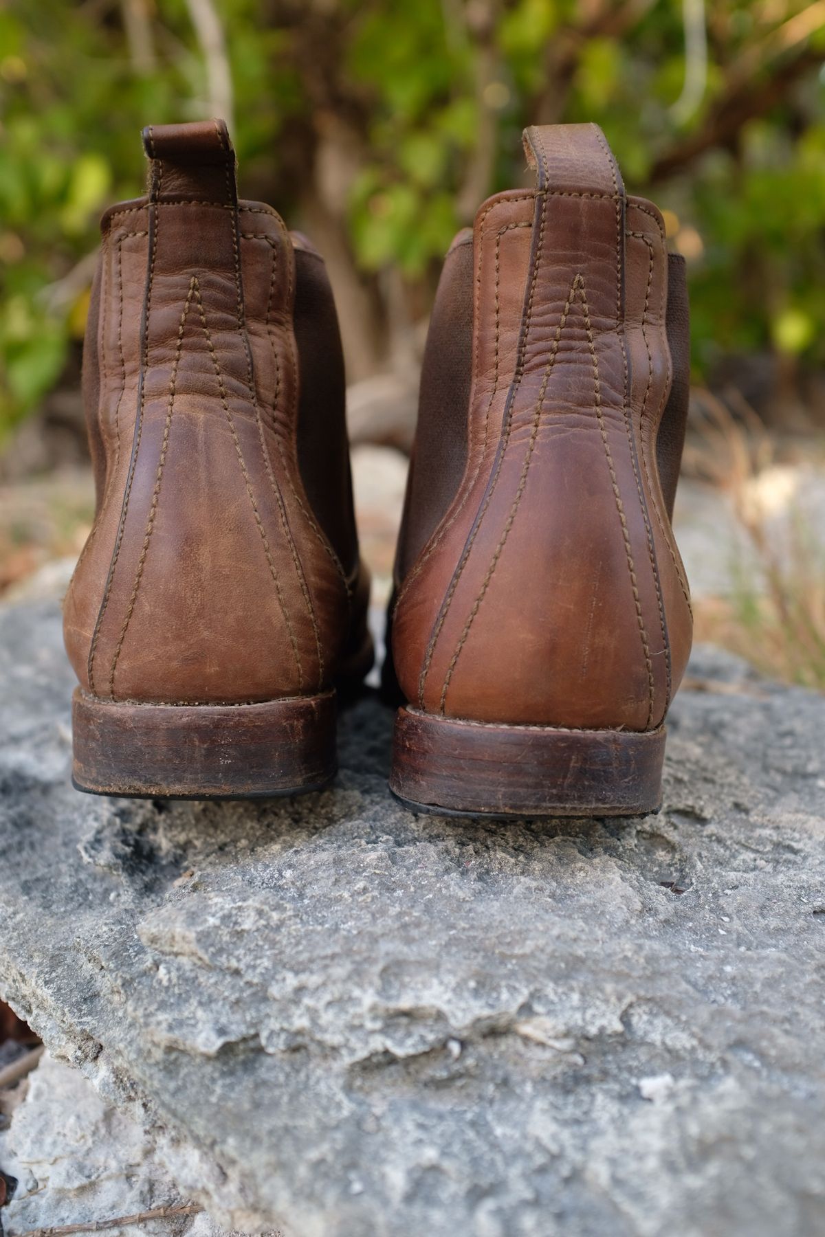 Photo by denimwatchesboots on April 2, 2025 of the Adelante Mendoza in Desert Full Grain.