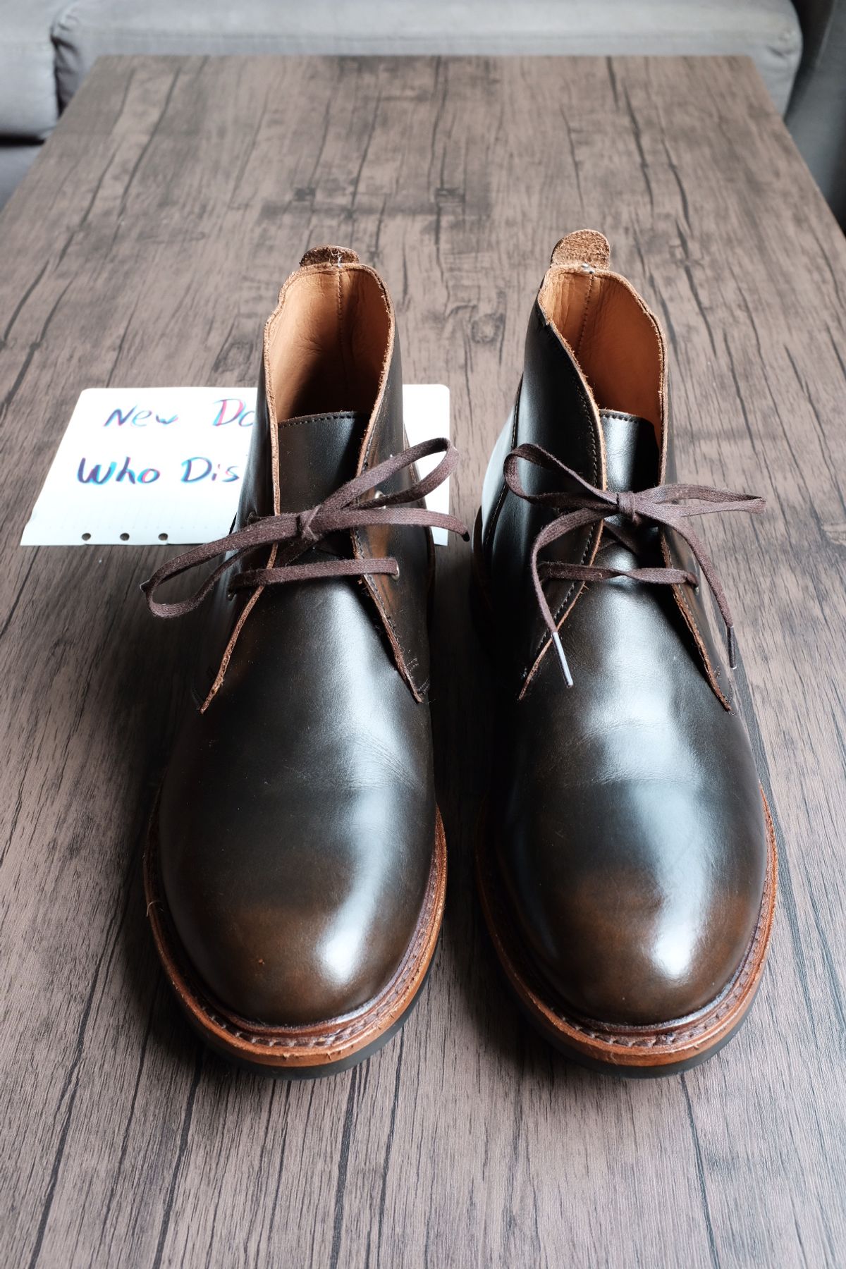 Photo by denimwatchesboots on October 1, 2025 of the Allen Edmonds Chandler- Chukka in Antique hickory.