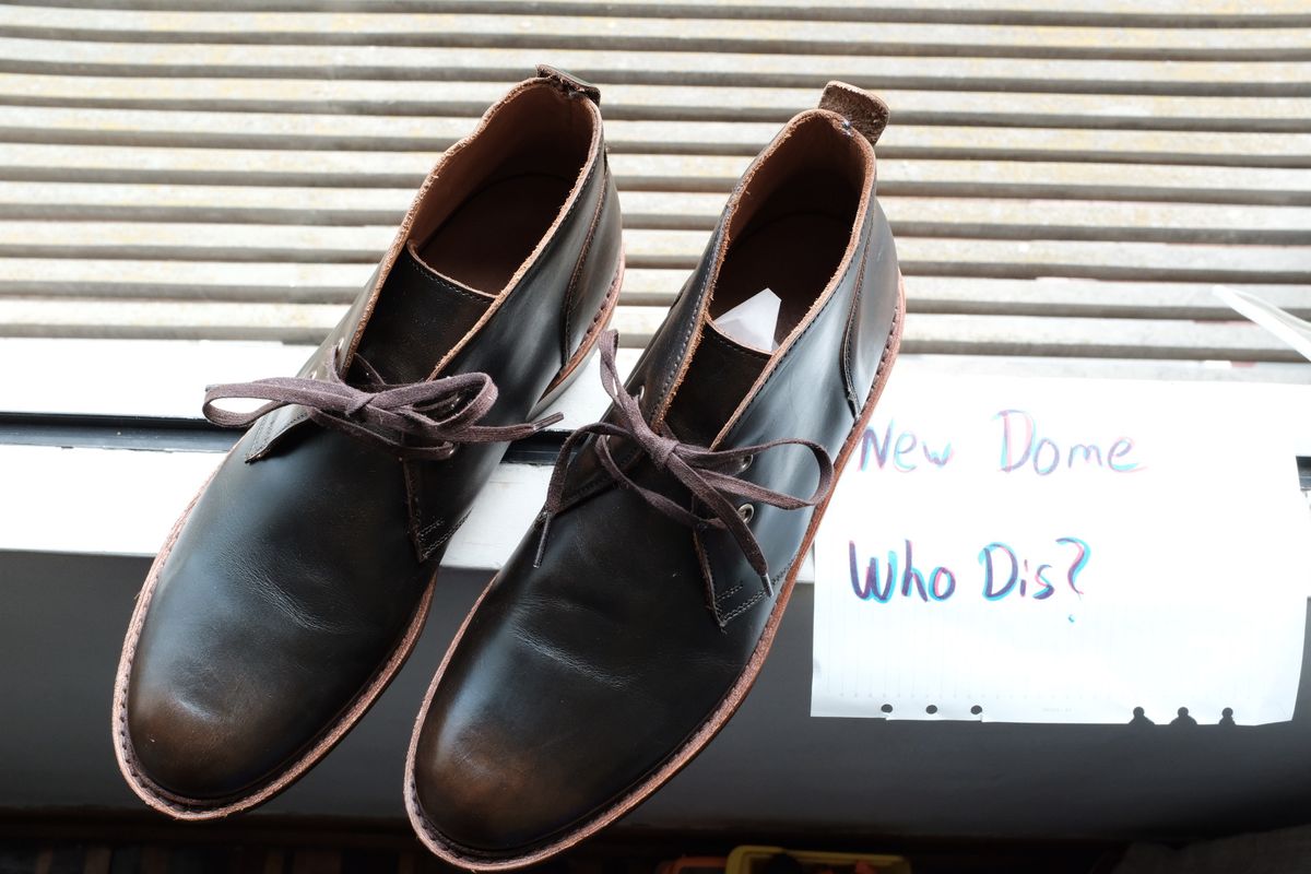 Photo by denimwatchesboots on October 1, 2025 of the Allen Edmonds Chandler- Chukka in Antique hickory.
