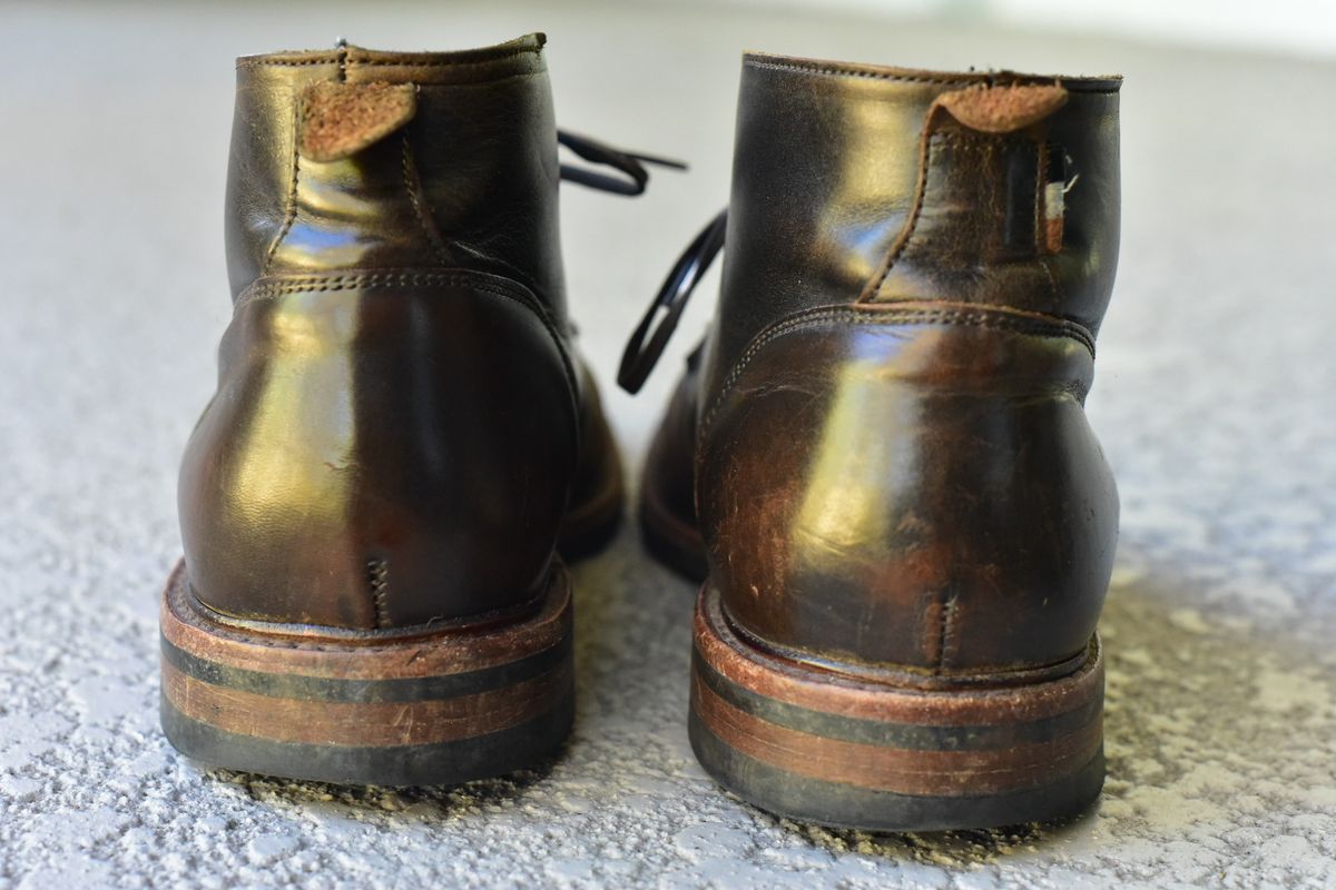 Photo by denimwatchesboots on February 4, 2026 of the Allen Edmonds Chandler- Chukka in Antique hickory.