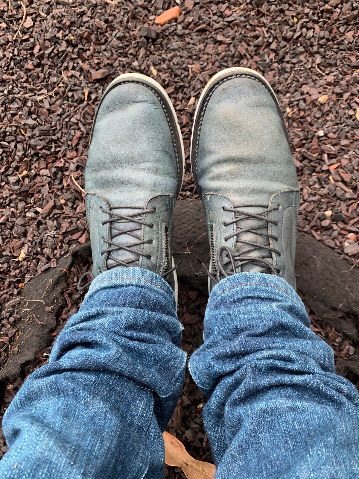 Photo by denimwatchesboots on September 5, 2024 of the Viberg Side Zip in Indigo Dipped Kangaroo.