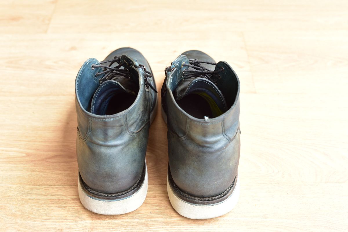 Photo by denimwatchesboots on November 1, 2025 of the Viberg Side Zip in Indigo Dipped Kangaroo.