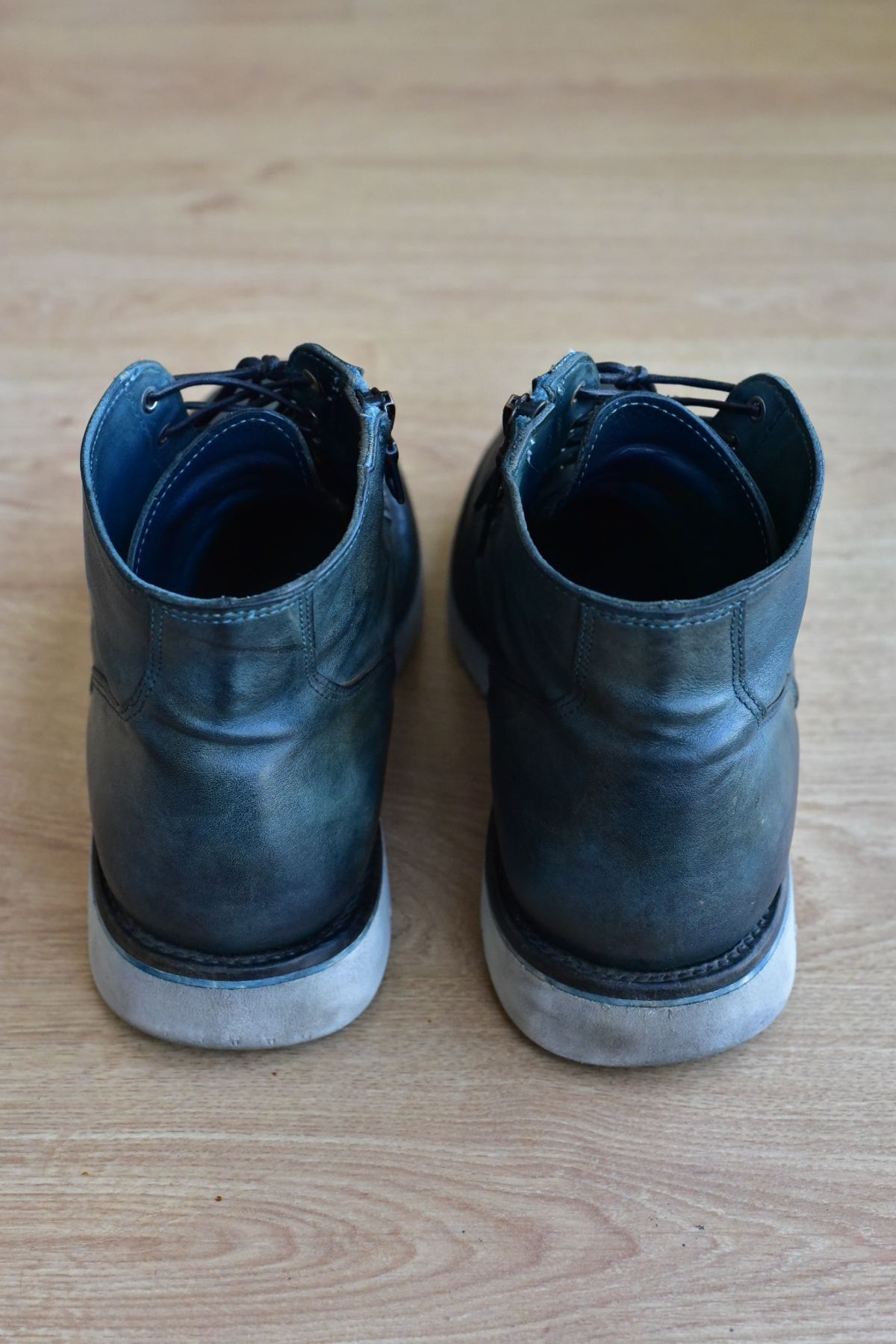 Photo by denimwatchesboots on December 3, 2025 of the Viberg Side Zip in Indigo Dipped Kangaroo.