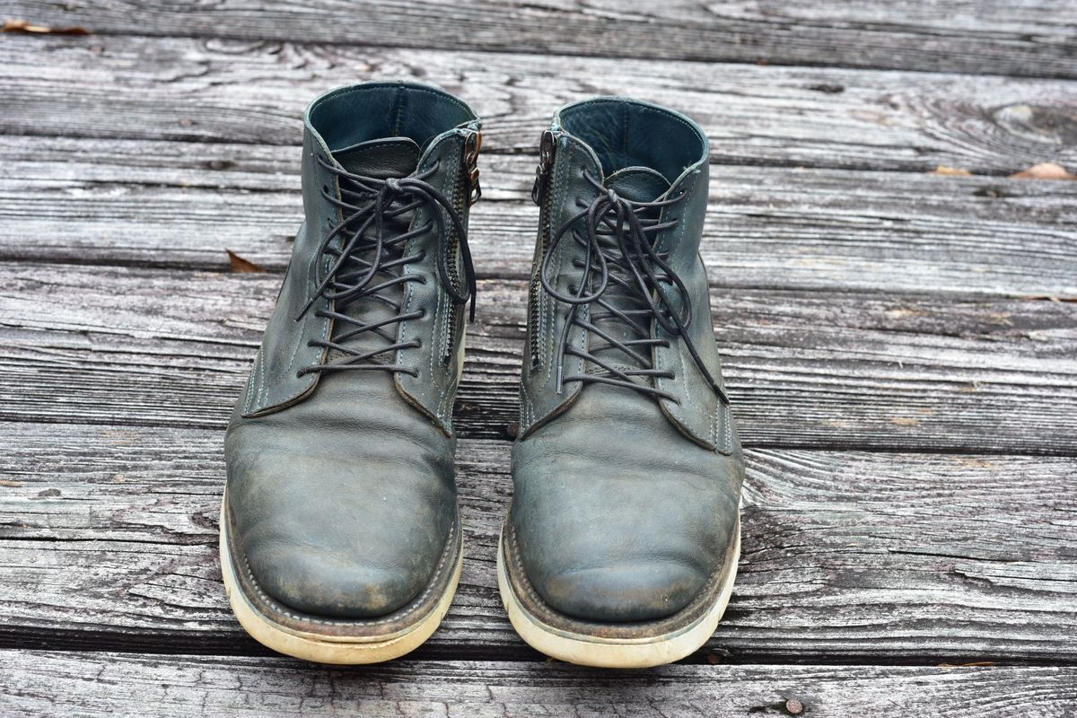 Photo by denimwatchesboots on January 2, 2026 of the Viberg Side Zip in Indigo Dipped Kangaroo.