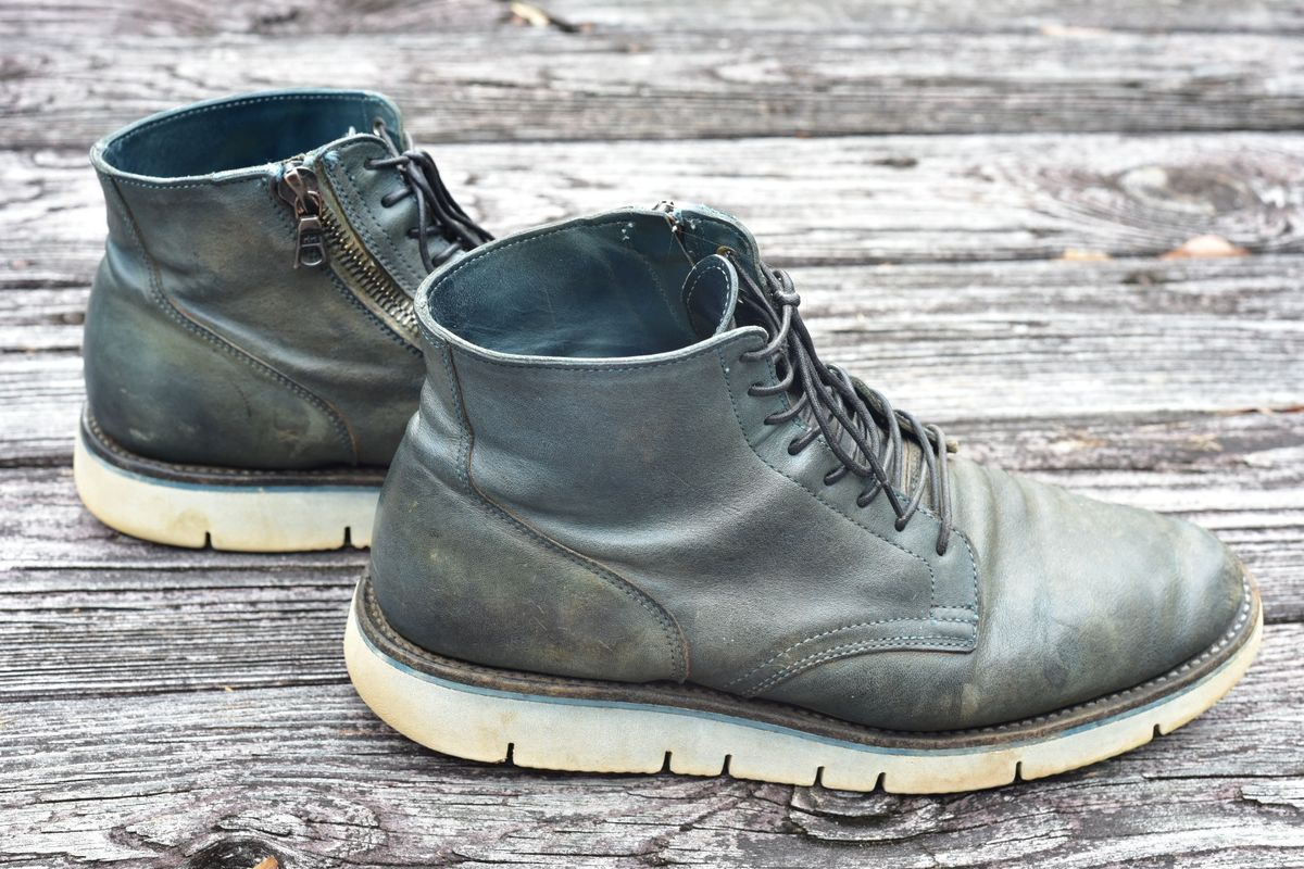 Photo by denimwatchesboots on January 2, 2026 of the Viberg Side Zip in Indigo Dipped Kangaroo.