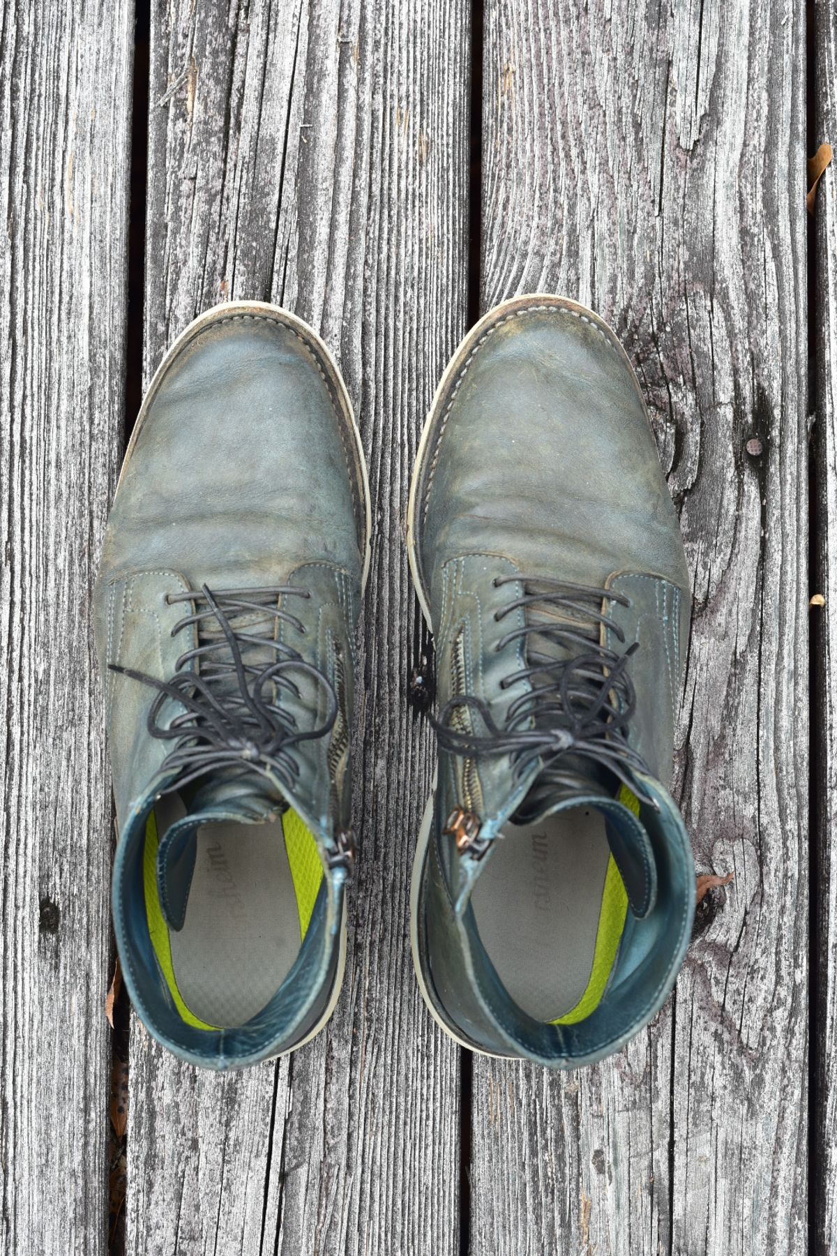 Photo by denimwatchesboots on January 2, 2026 of the Viberg Side Zip in Indigo Dipped Kangaroo.