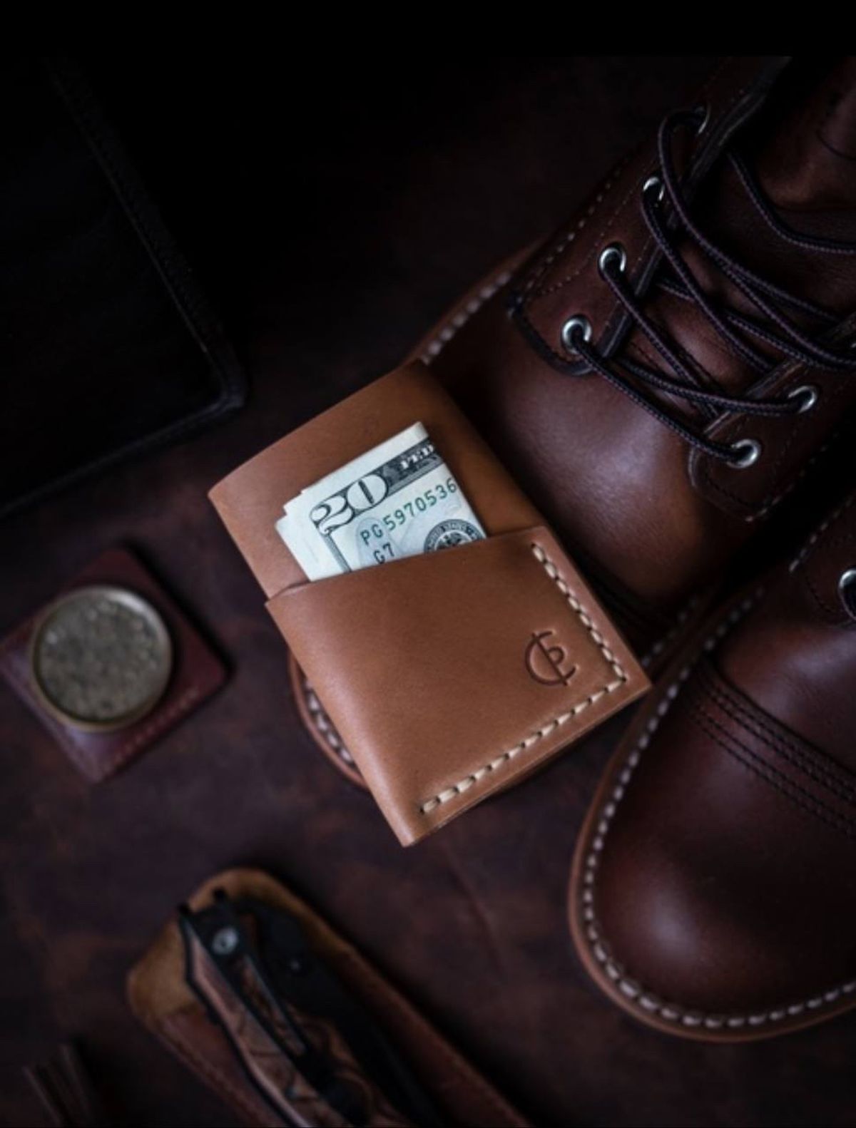 Photo by architectleather on October 9, 2022 of the Architectleather The Mountain Wallet in Rocado Natural Shell Cordovan.