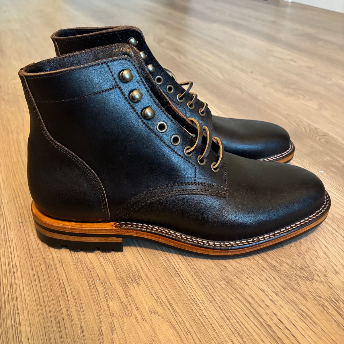 Photo by jeff on October 1, 2024 of the Parkhurst The Allen in Horween Brown Waxed Flesh.