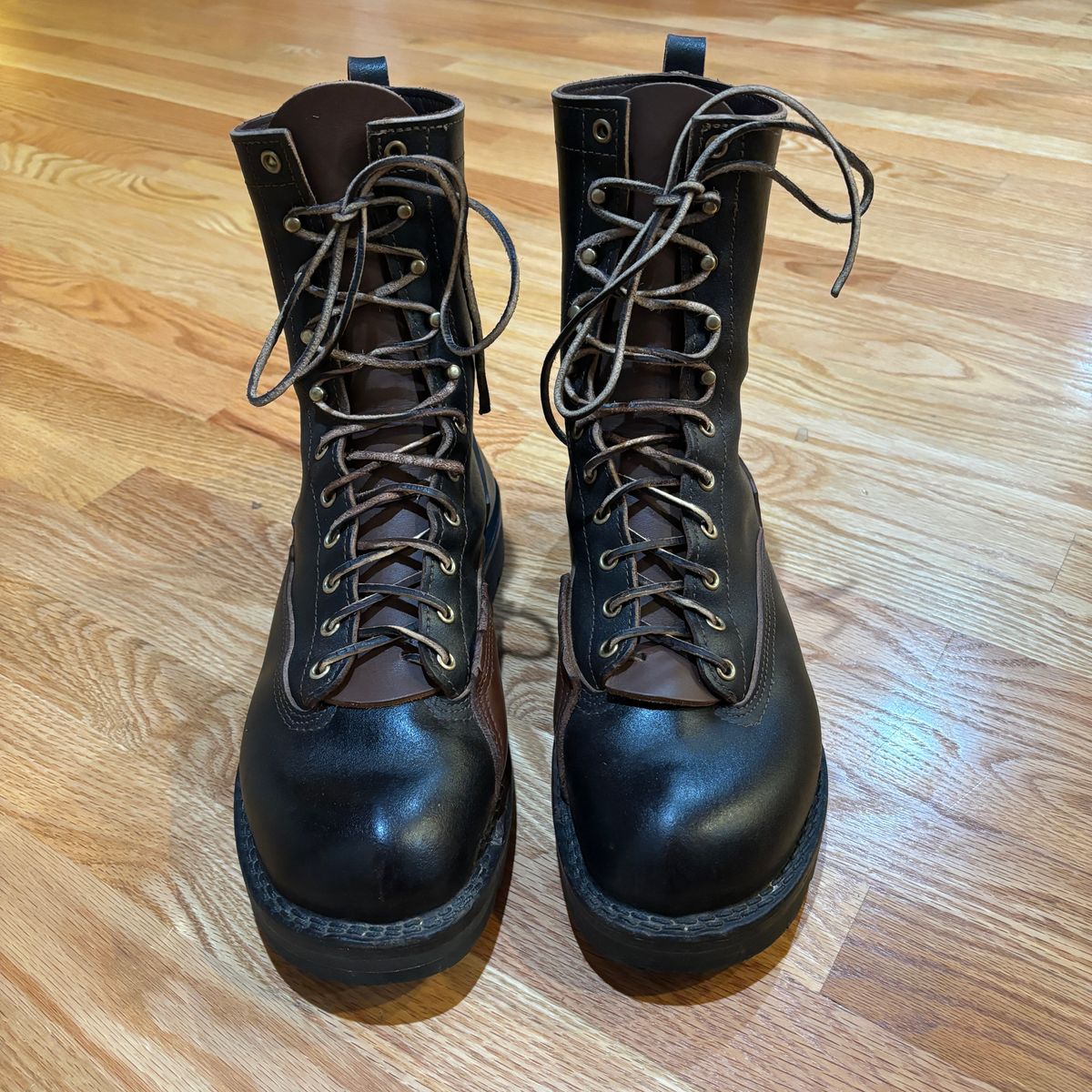 Photo by jeff on June 14, 2024 of the Nicks x Rose Anvil ND3 in Horween Brown Waxed Flesh.