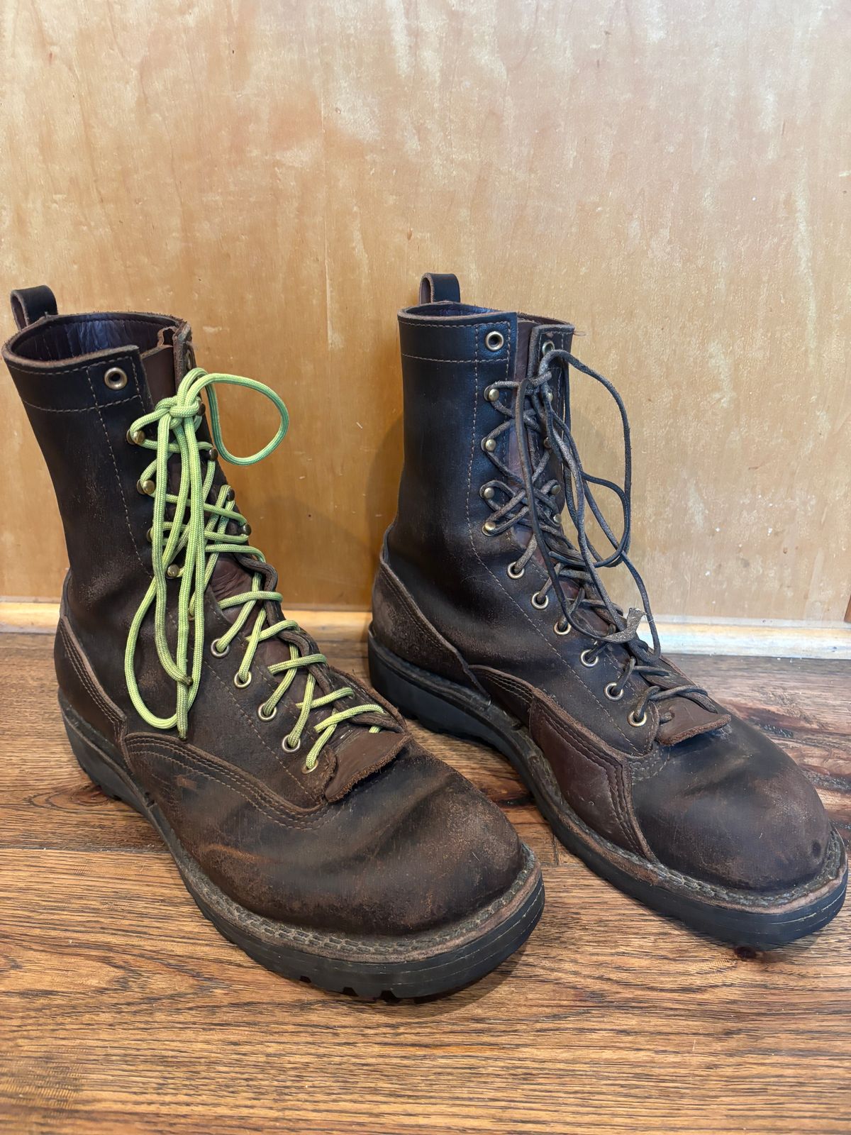 Photo by jeff on January 8, 2026 of the Nicks x Rose Anvil ND3 in Horween Brown Waxed Flesh.