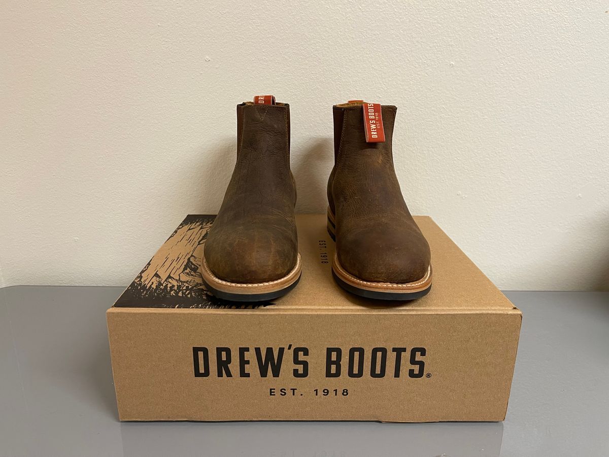 Photo by questrel on October 2, 2025 of the Drew's Boots Chelsea in Bison.
