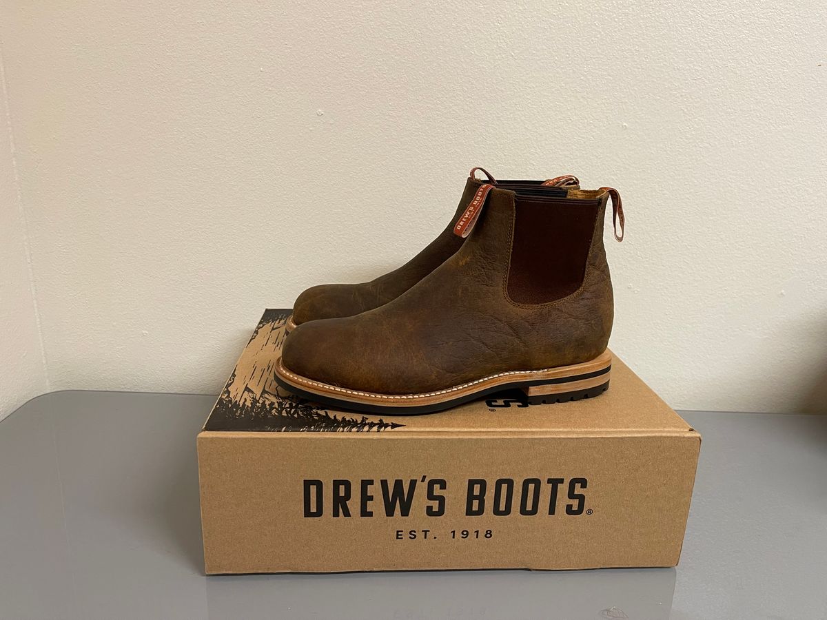 Photo by questrel on October 2, 2025 of the Drew's Boots Chelsea in Bison.
