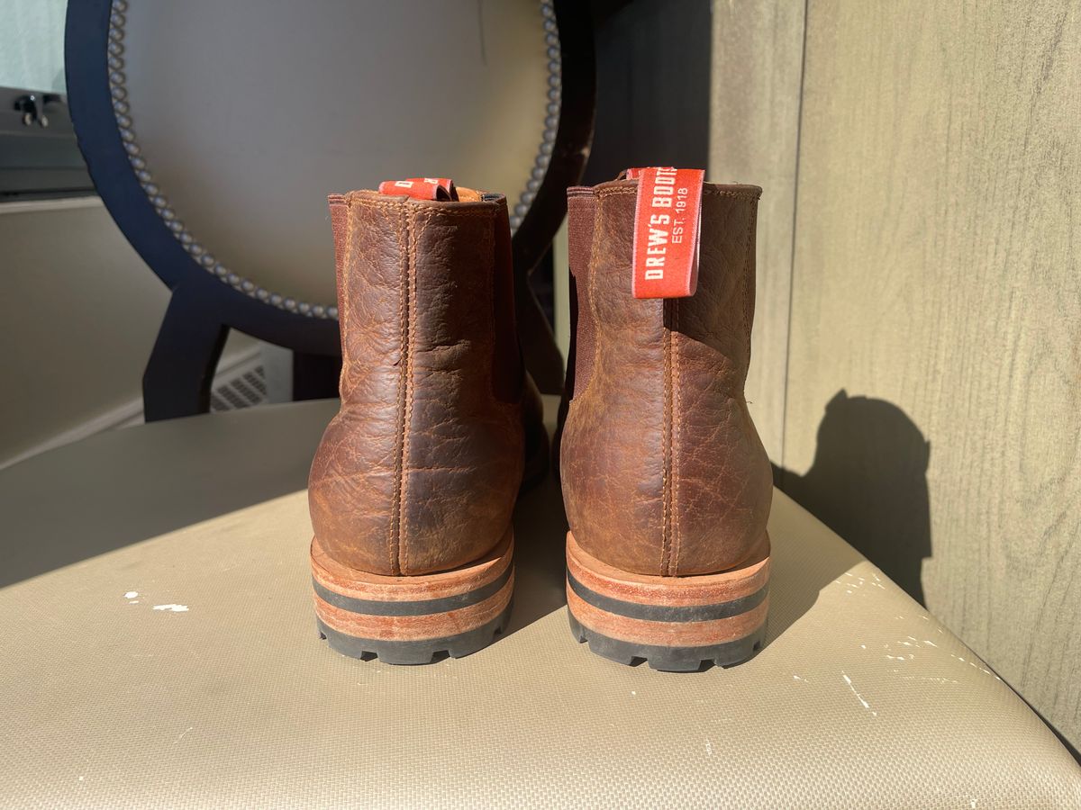 Photo by questrel on November 4, 2025 of the Drew's Boots Chelsea in Bison.